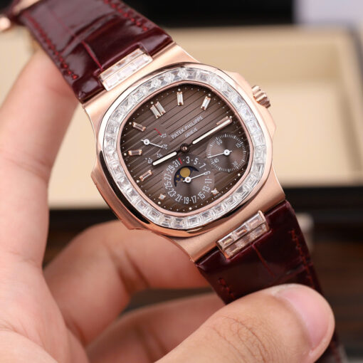 Đồng hồ nam Patek Philippe Nautilus 5724R, Size 40mm