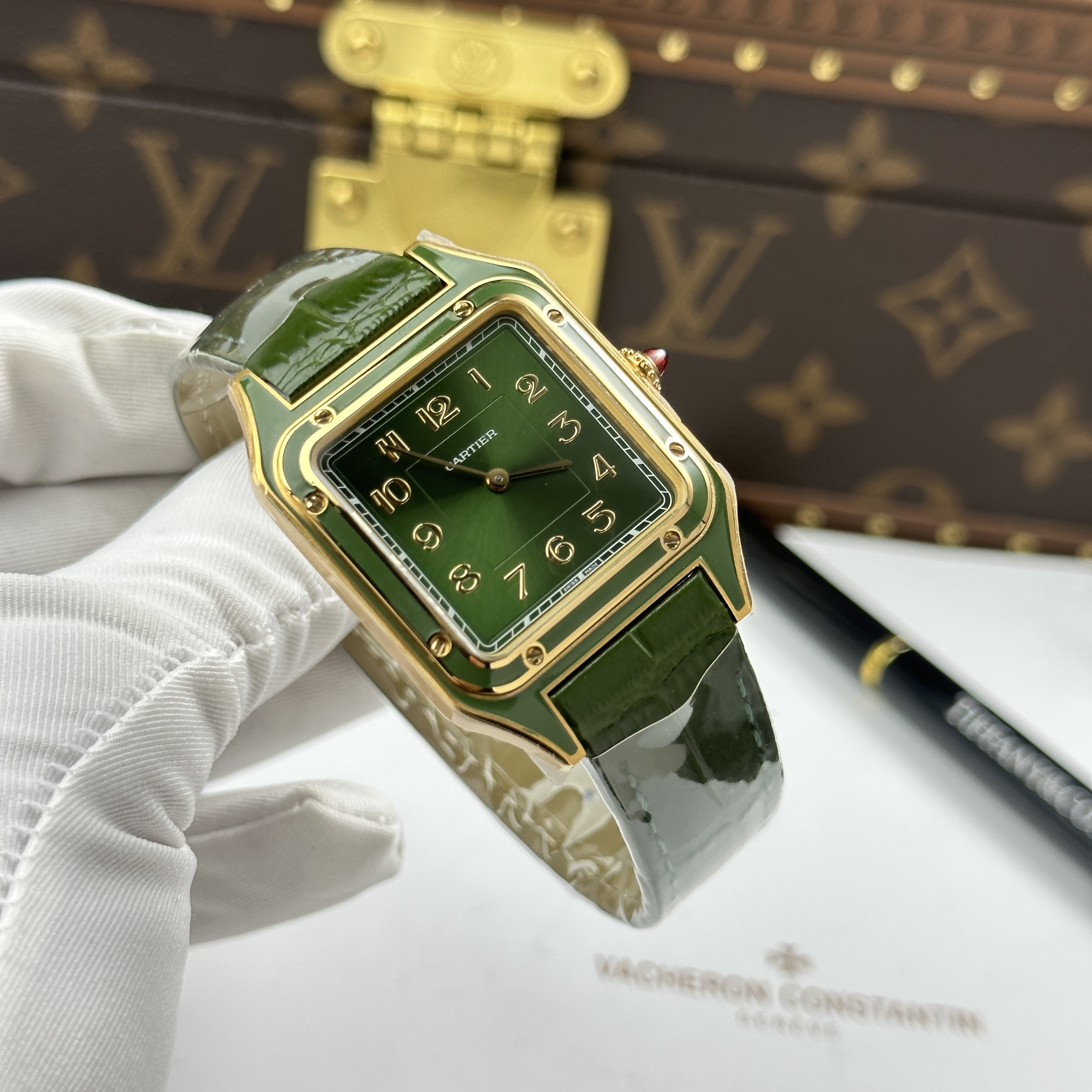 Đồng hồ Cartier Santos Dumont large model — Size 43.5mm x 31.4mm