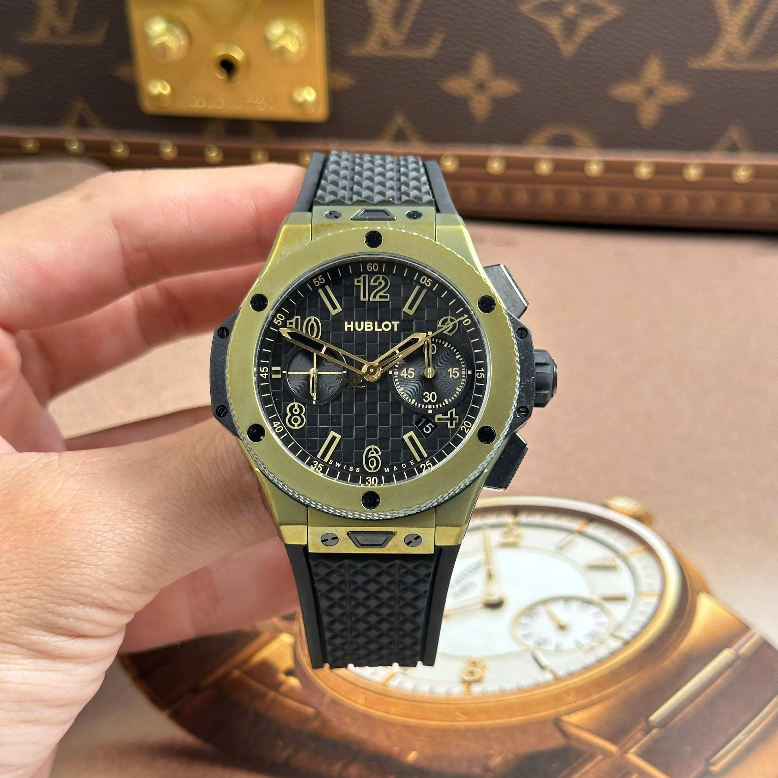 Đồng hồ Hublot Big Bang 20th Anniversary, Size 43mm, Black and gold.