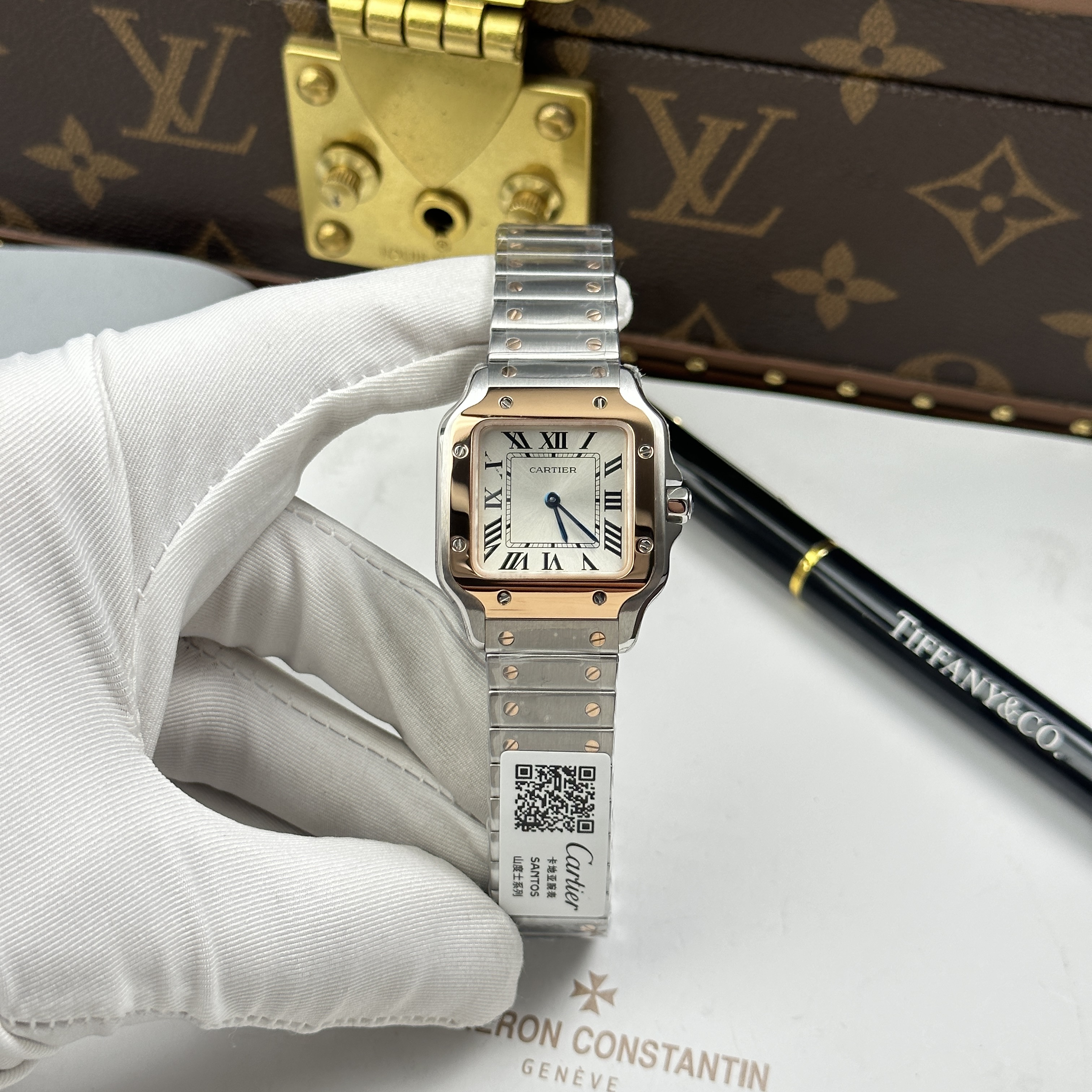 Đồng hồ Cartier de Santos small model • Size 27mm x 34.5mm . 1