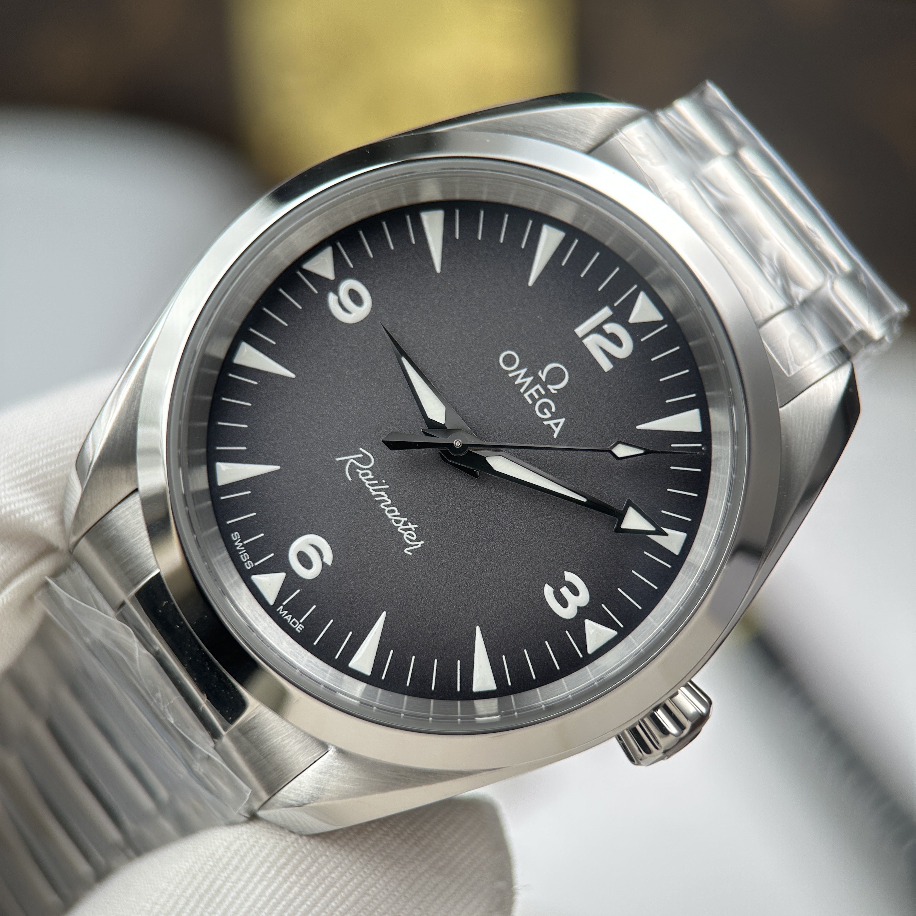 Đồng hồ Omega Heritage Railmaster, size 38mm