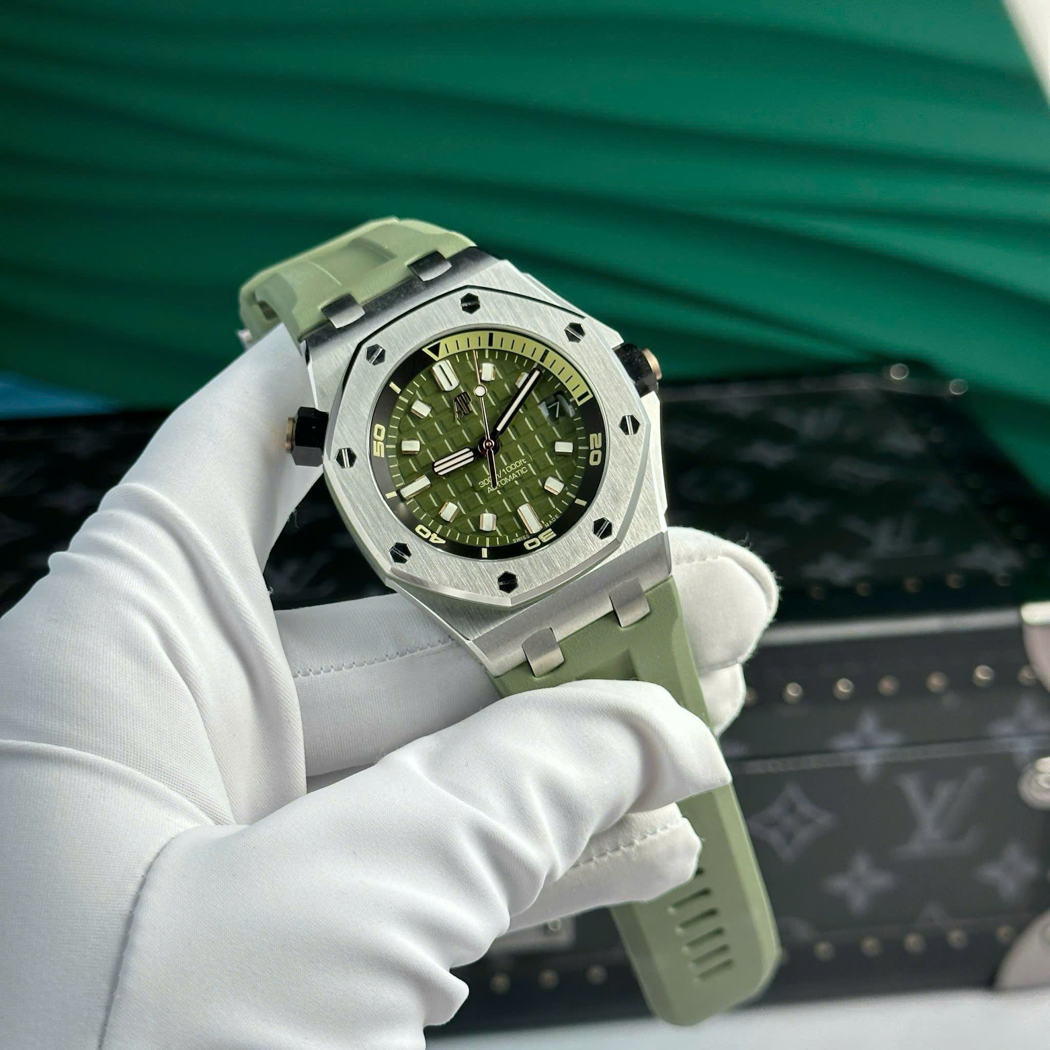 Đồng hồ Audemars Piguet Royal Oak Offshore 15720, size 42mm, Green