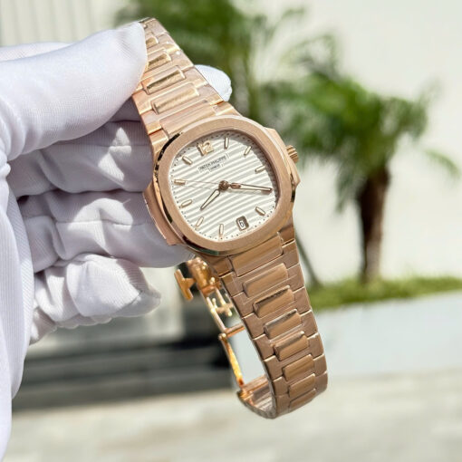 Đồng hồ chế tác nữ Patek Philippe cao cấp Nautilus 7118, mặt số trắng, Size 35.2mm