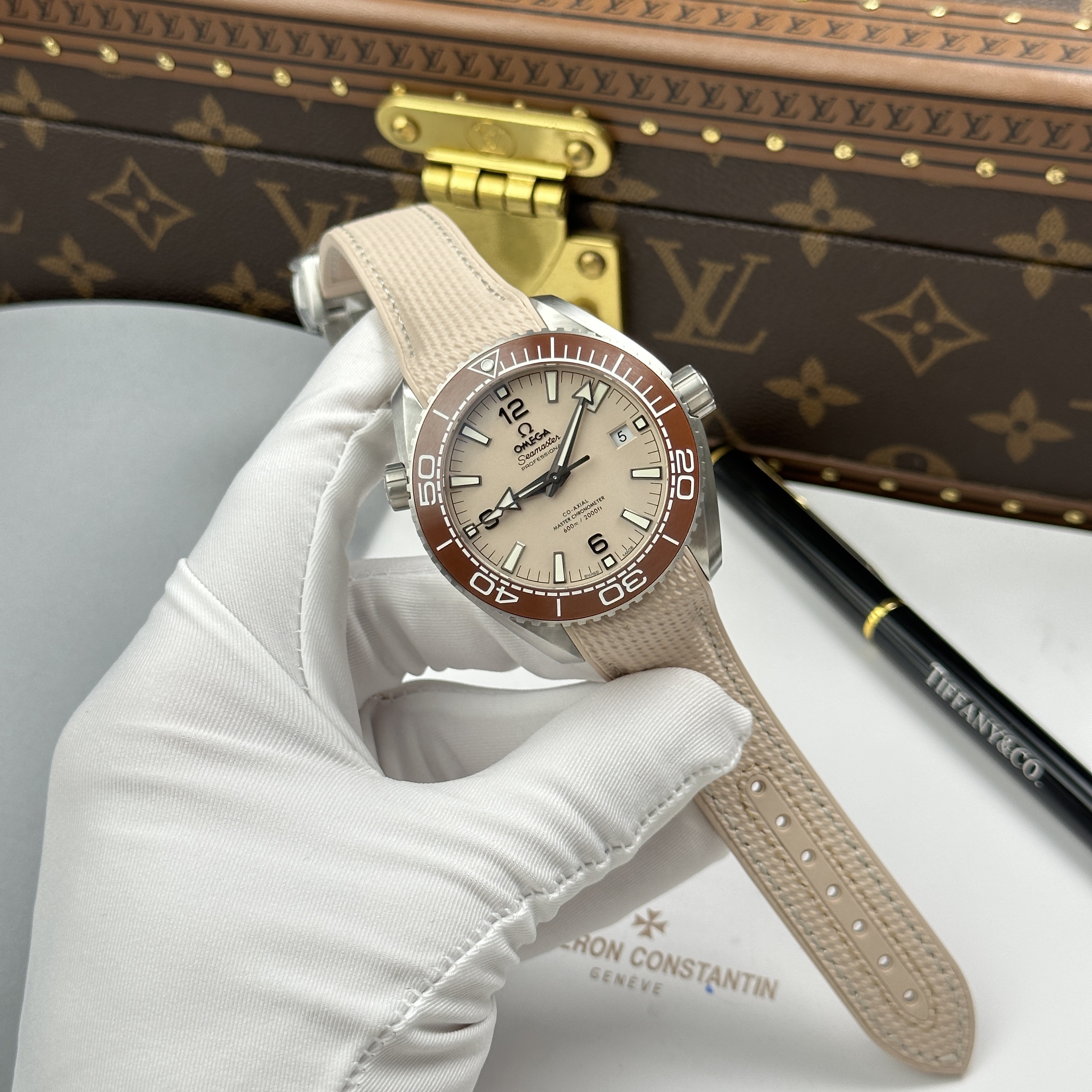 Đồng hồ Omega Seamaster Planet Ocean 600M, Size 43.5mm