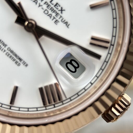 Đồng hồ Rolex Day-Date chế tác, trọng lượng 212 gram, Size 40mm