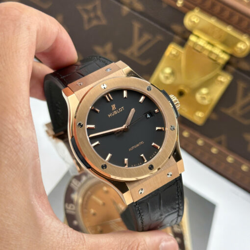 Đồng hồ nam Hublot Replica 1:1 Classic Fusion King Gold, mặt đen máy cơ Thụy Sỹ, Size 42mm