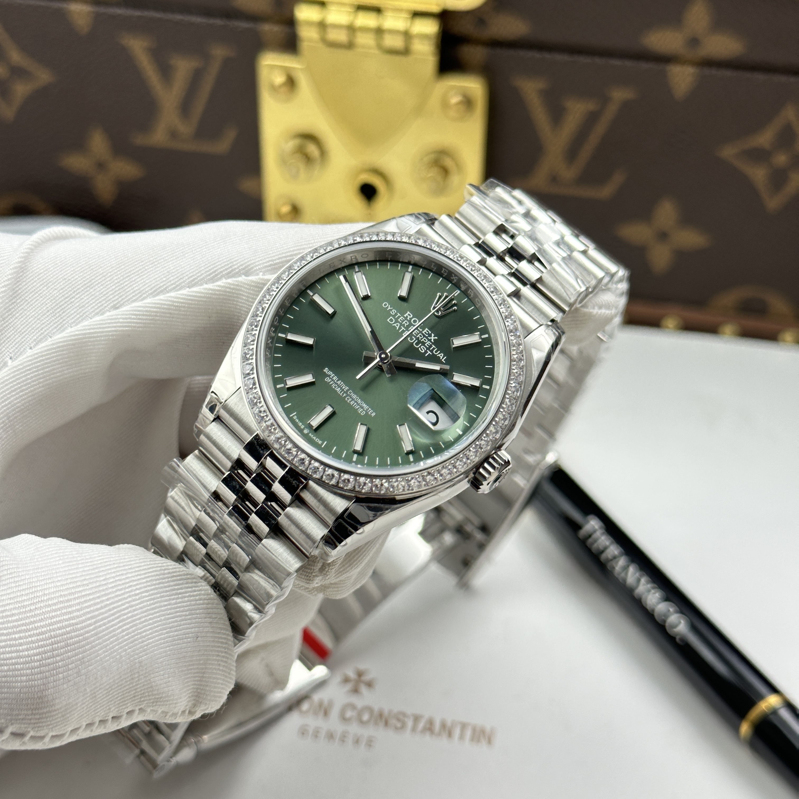 Đồng hồ Rolex Datejust 126334 • Size 41mm • Green Diamond 
