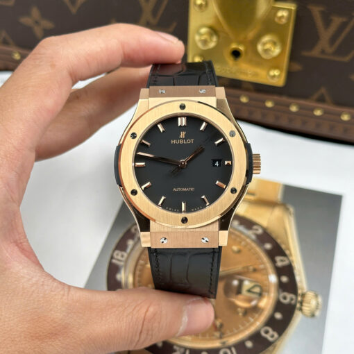 Đồng hồ nam Hublot Replica 1:1 Classic Fusion King Gold, mặt đen máy cơ Thụy Sỹ, Size 42mm