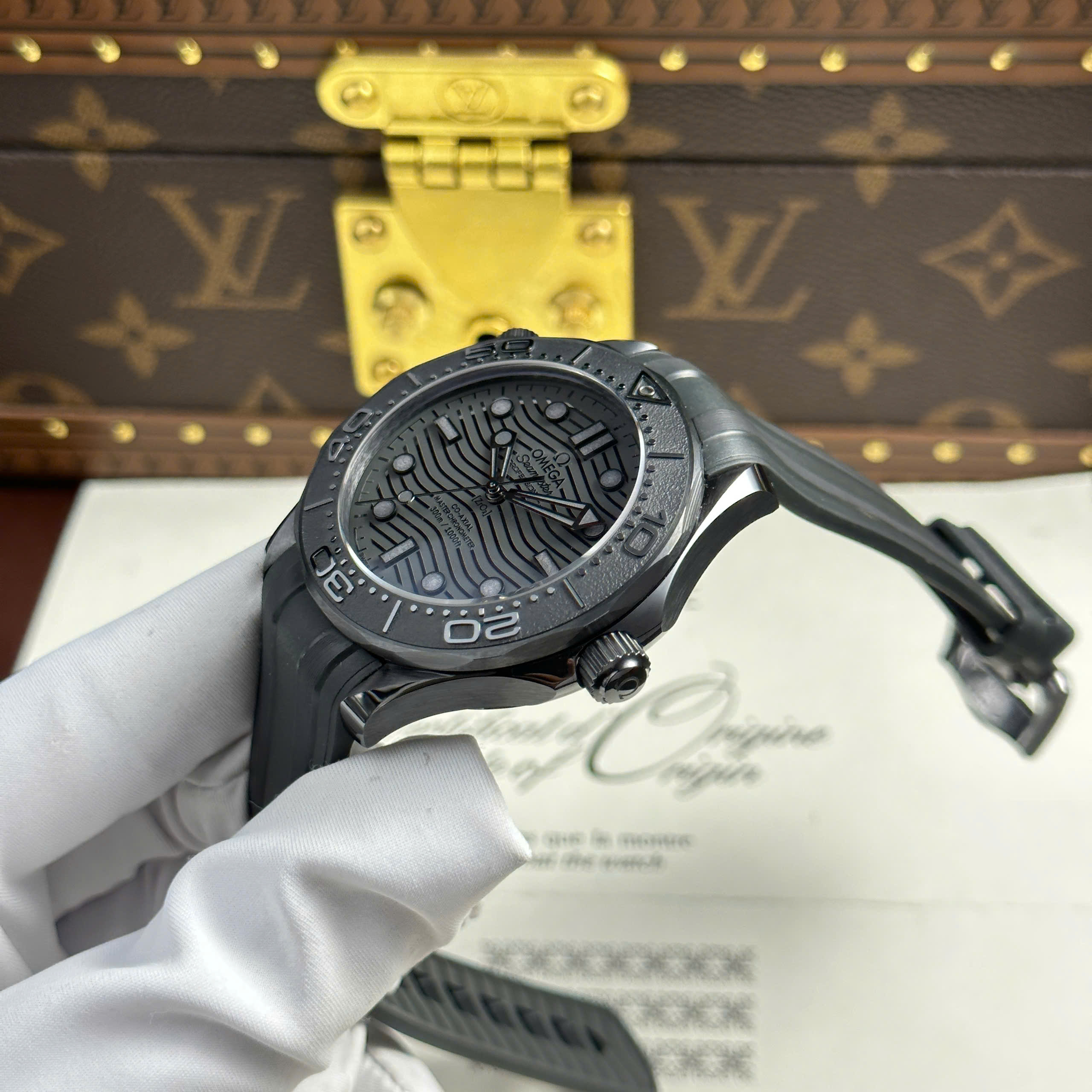 Đồng hồ Omega Seamaster Diver 300M Black Ceramic • Size 43.5mm, Sần