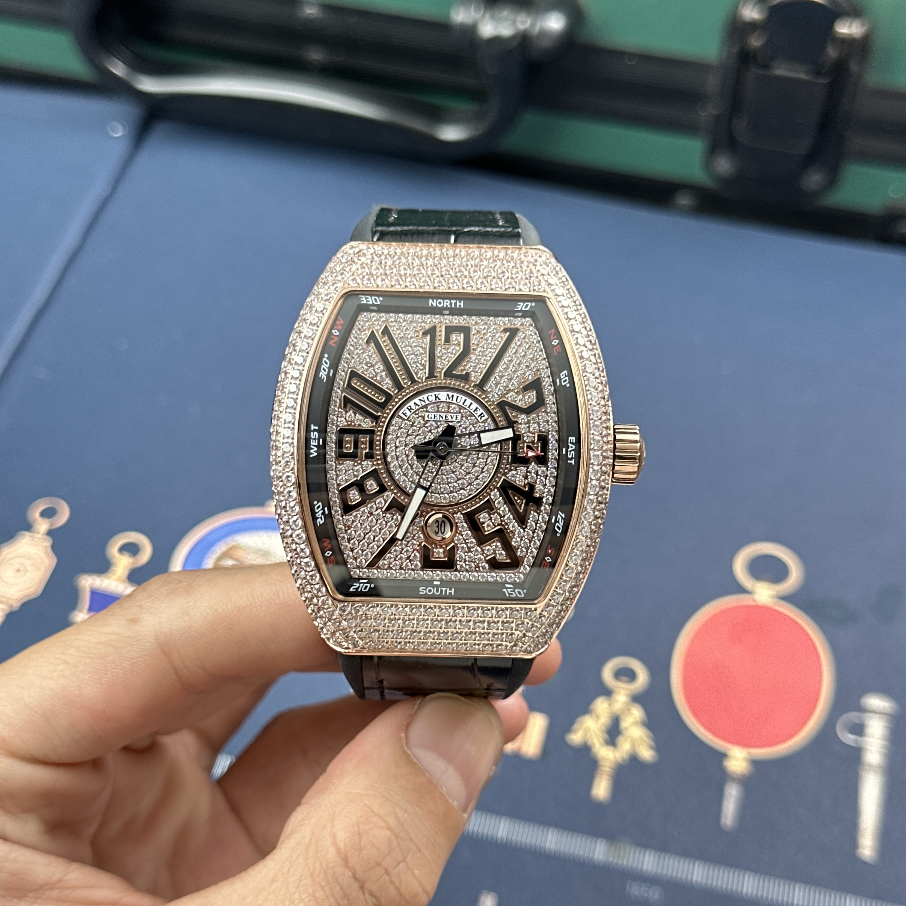 Đồng hồ Frank Mille V45, siêu đẹp, Size 45mm, màu vàng hồng