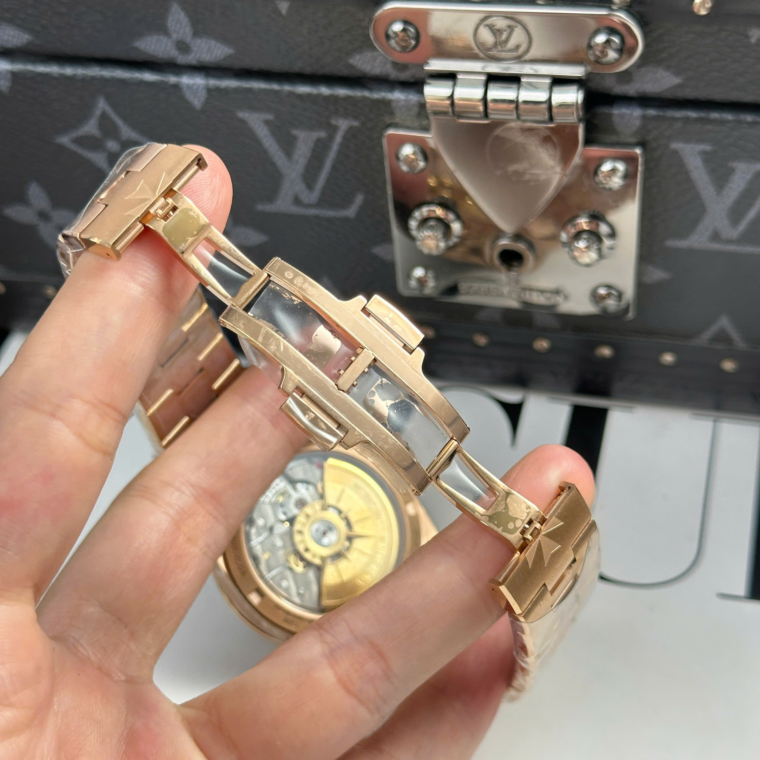 Đồng hồ Vacheron Constantin Overseas 4500V, Size 41mm