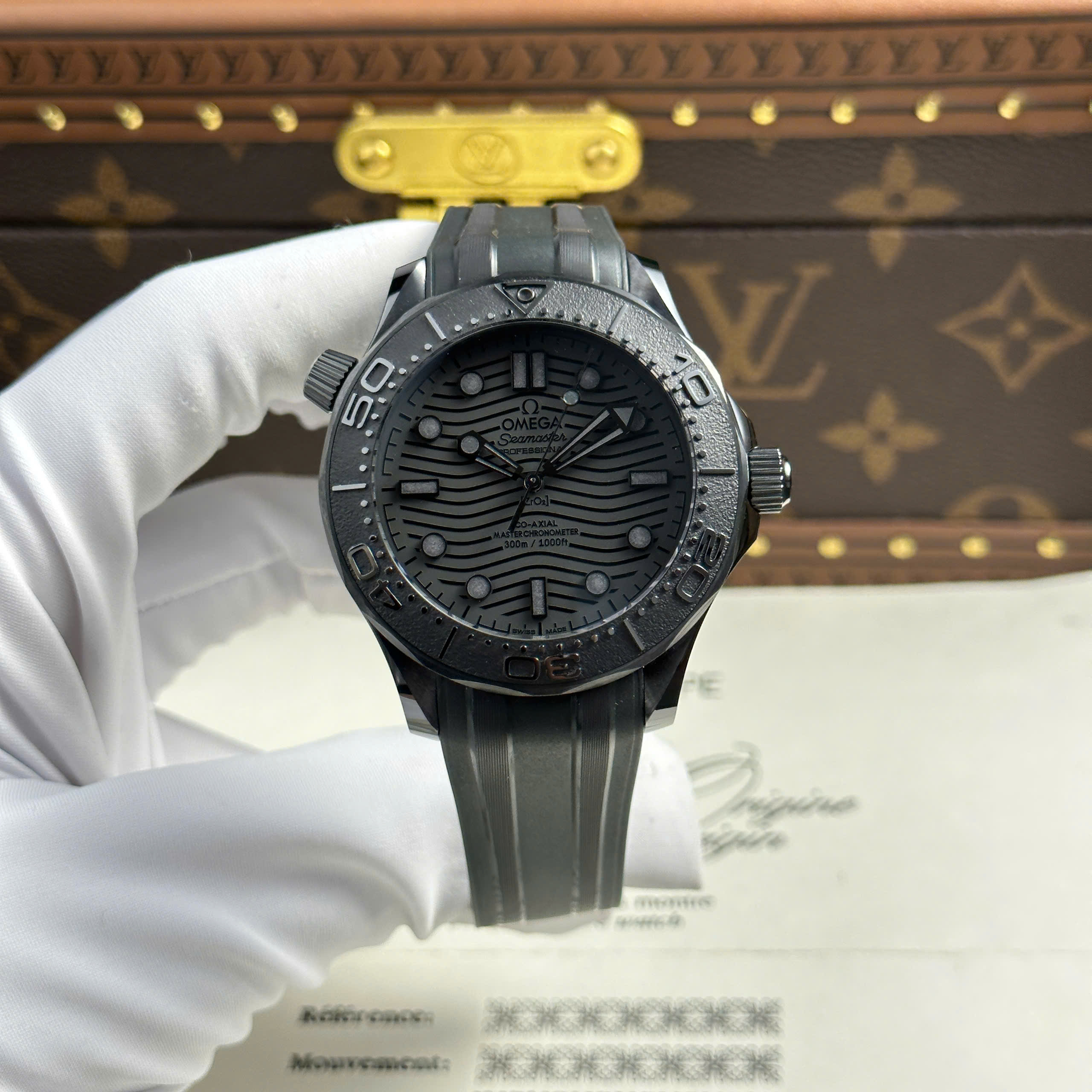 Đồng hồ Omega Seamaster Diver 300M Black Ceramic • Size 43.5mm, Sần