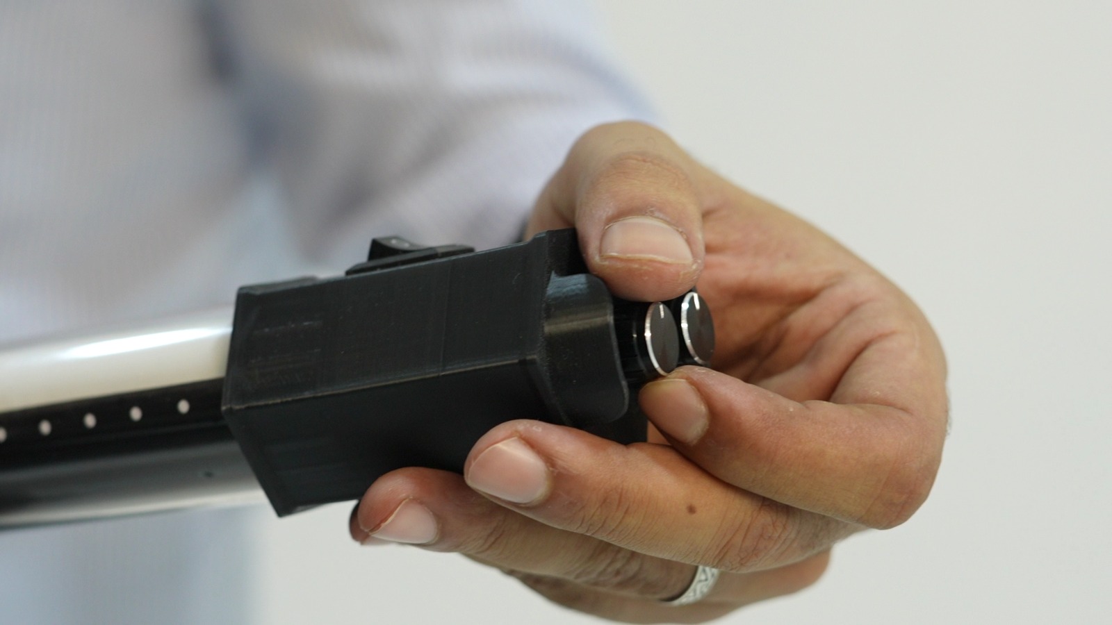 (1) 60 cm Warm / White Tubes 60watt