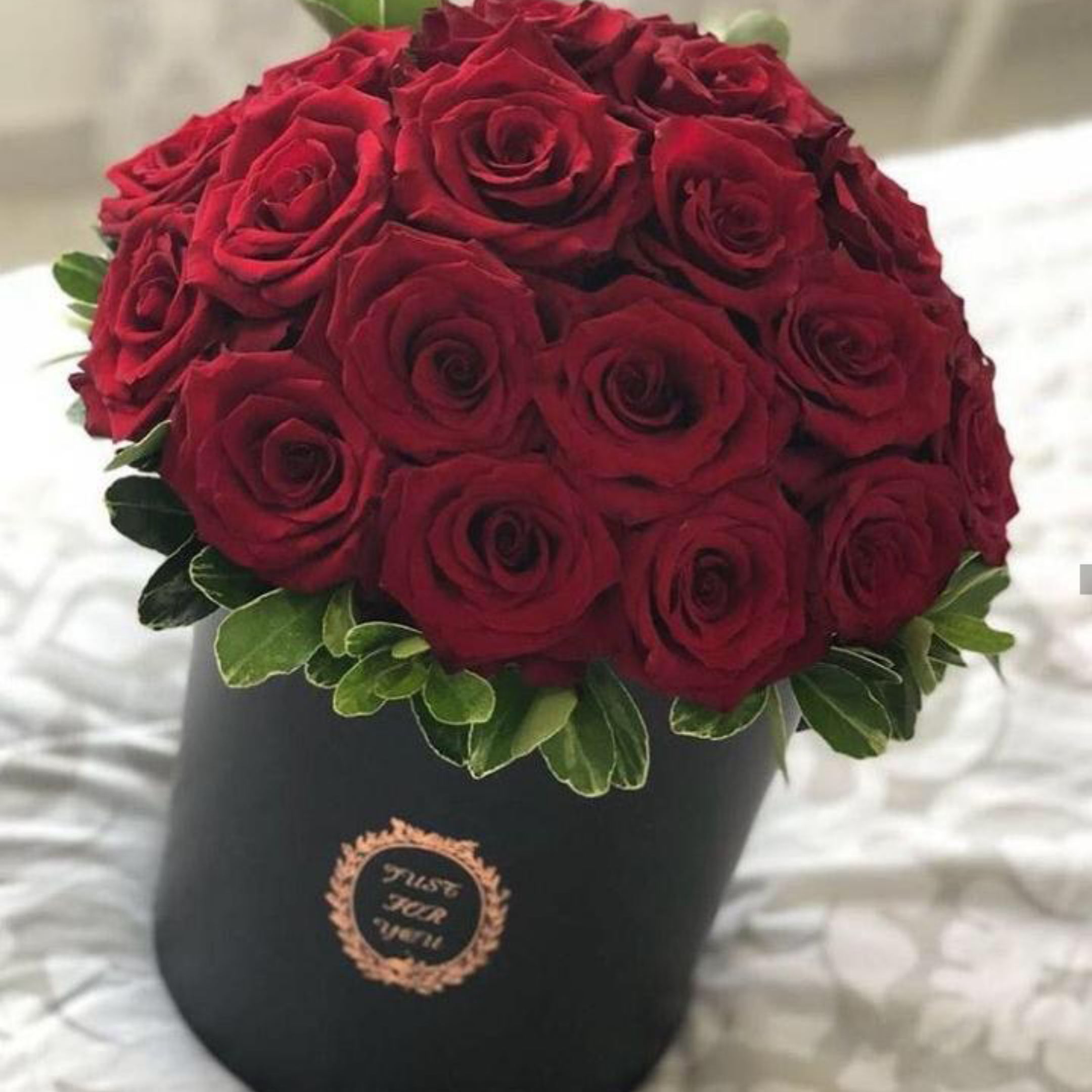 Arreglo Premium de Rosas Rojas en Caja Black Velvet