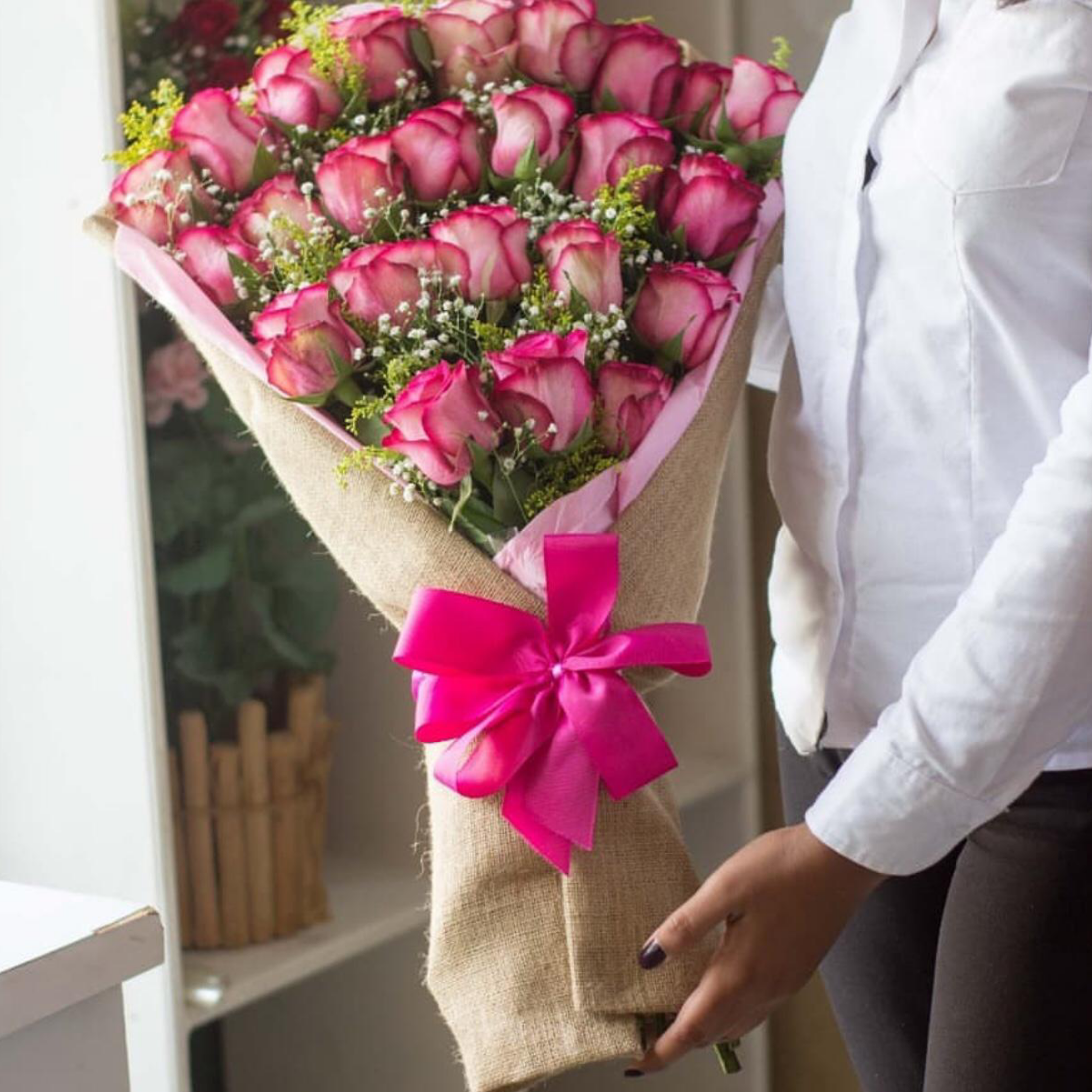 Ramo de Rosas Premium en Yute Artesanal