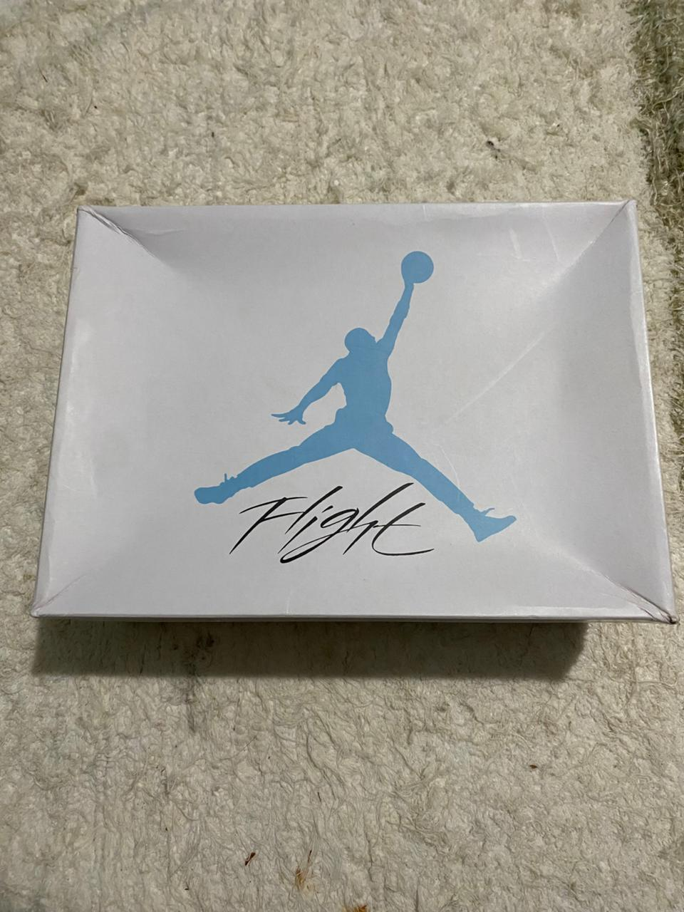 Air Jordan 4 University Blue