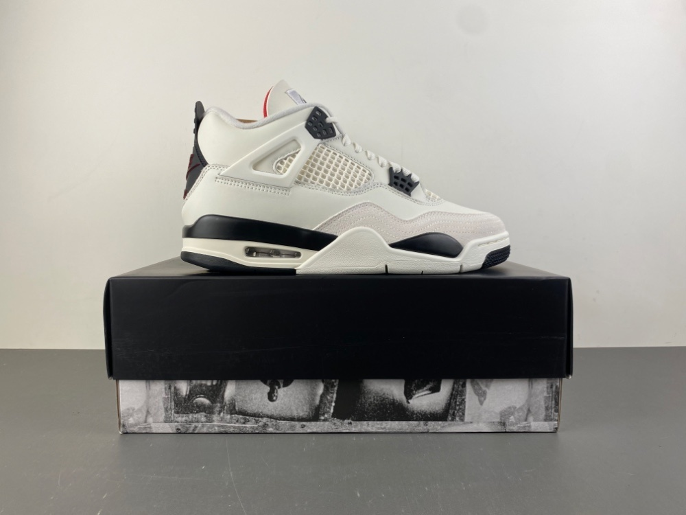 Nike Air Jordan 4 Retro "Flight Club"
