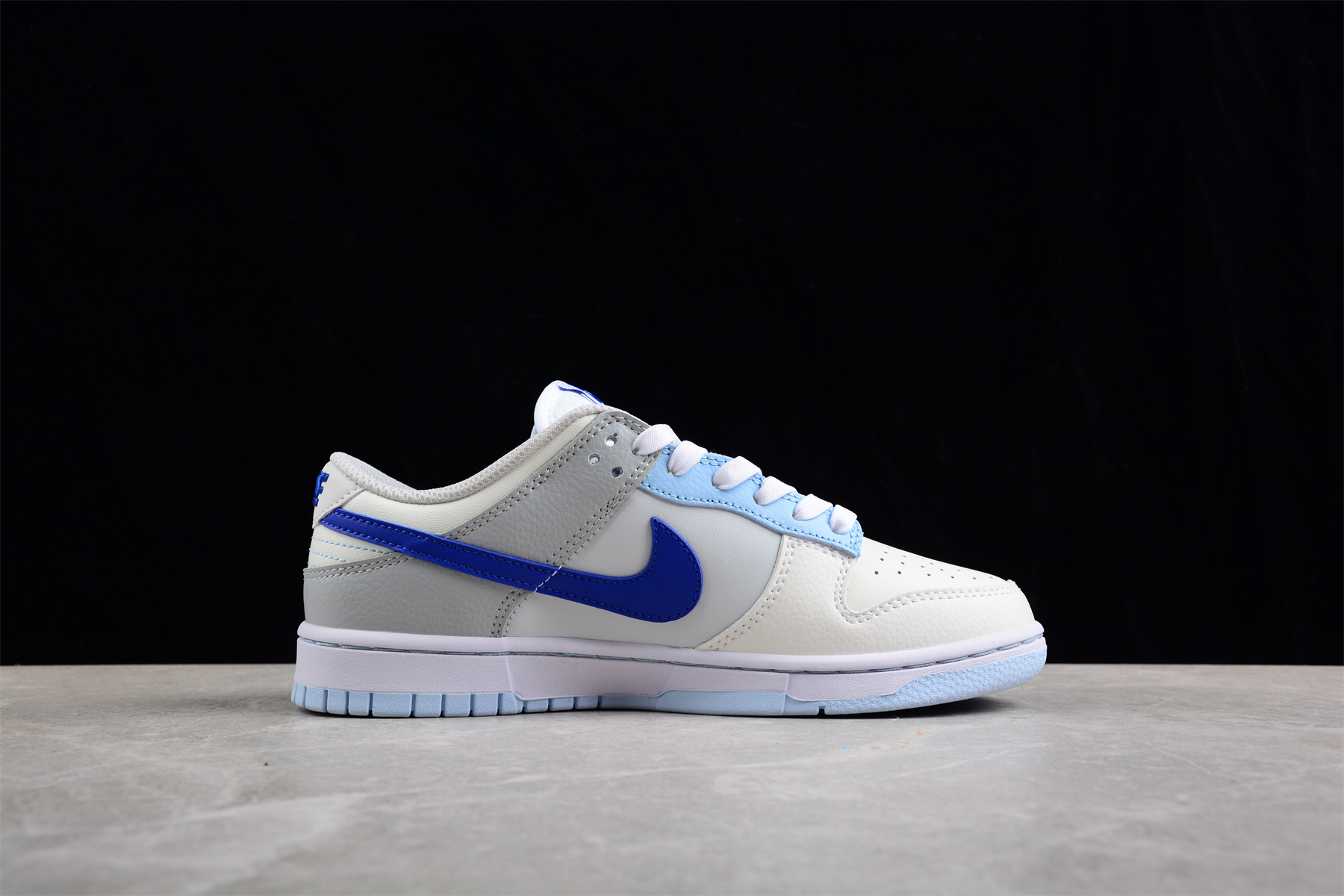 Nike dunk Ivory Hyper Royal (GS)