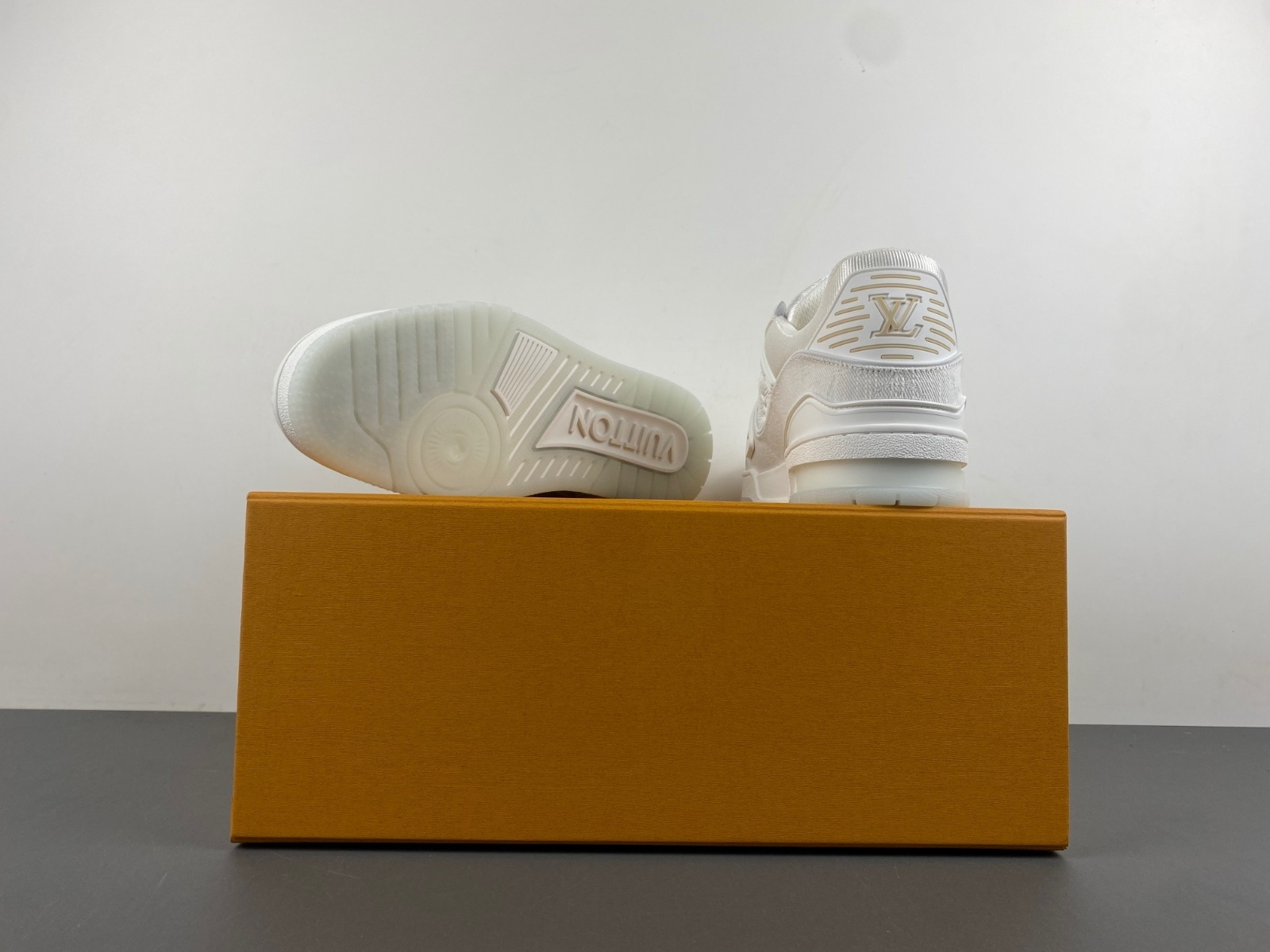 Louis Vuitton Trainer Hemresrth White