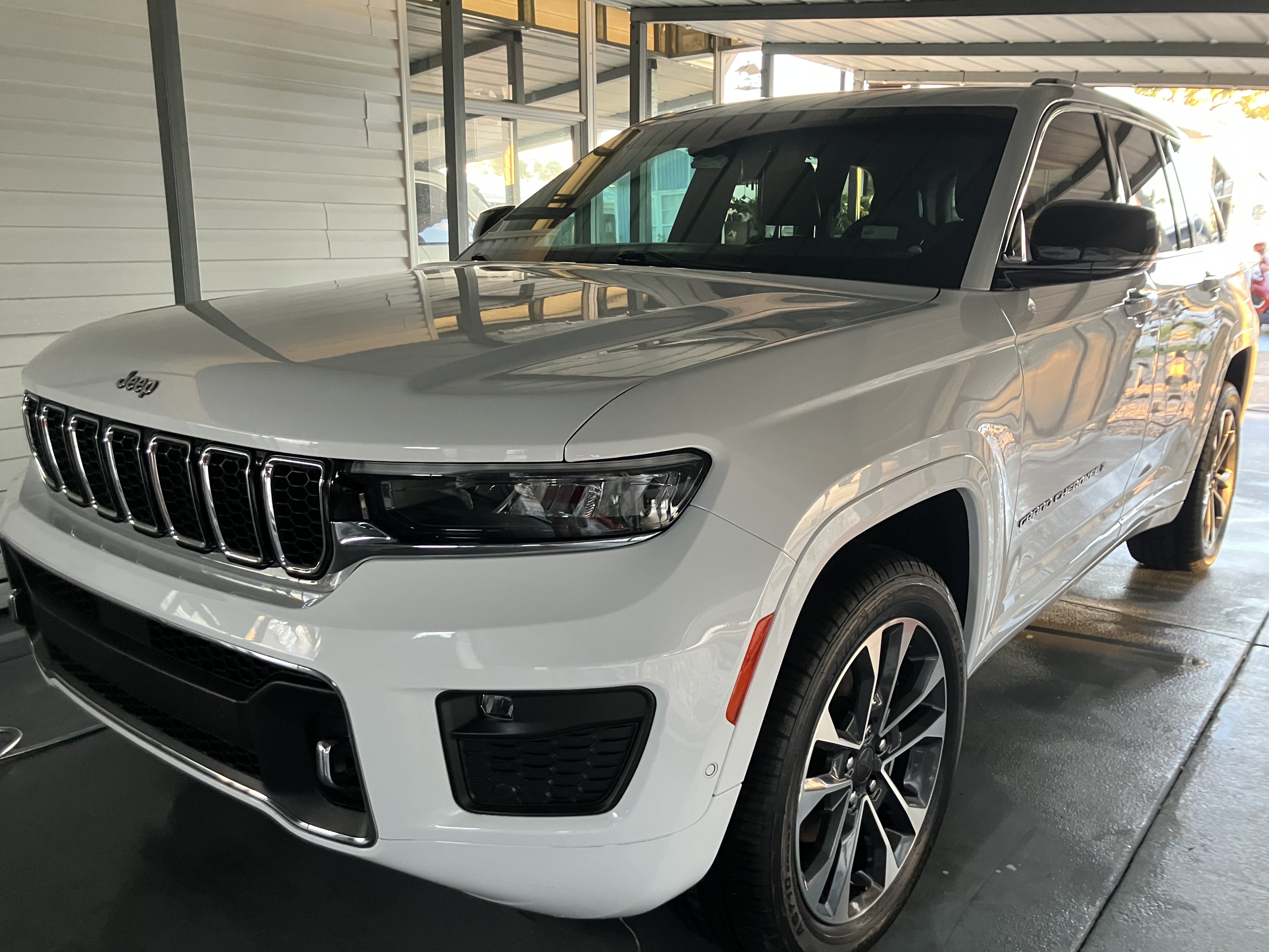 Express Shine (exterior detail)