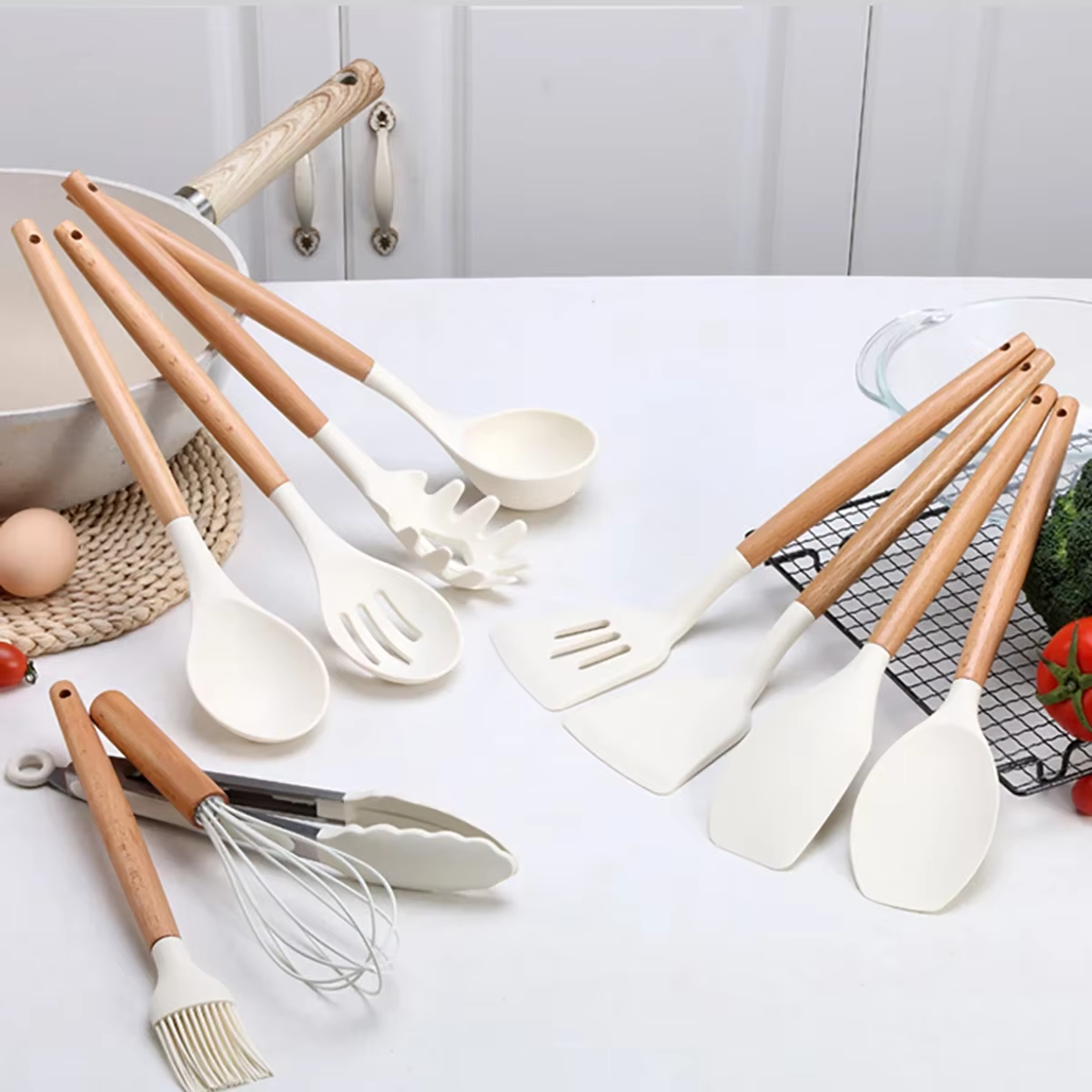 Set de 12 Piezas de Utensilios de Madera Beige