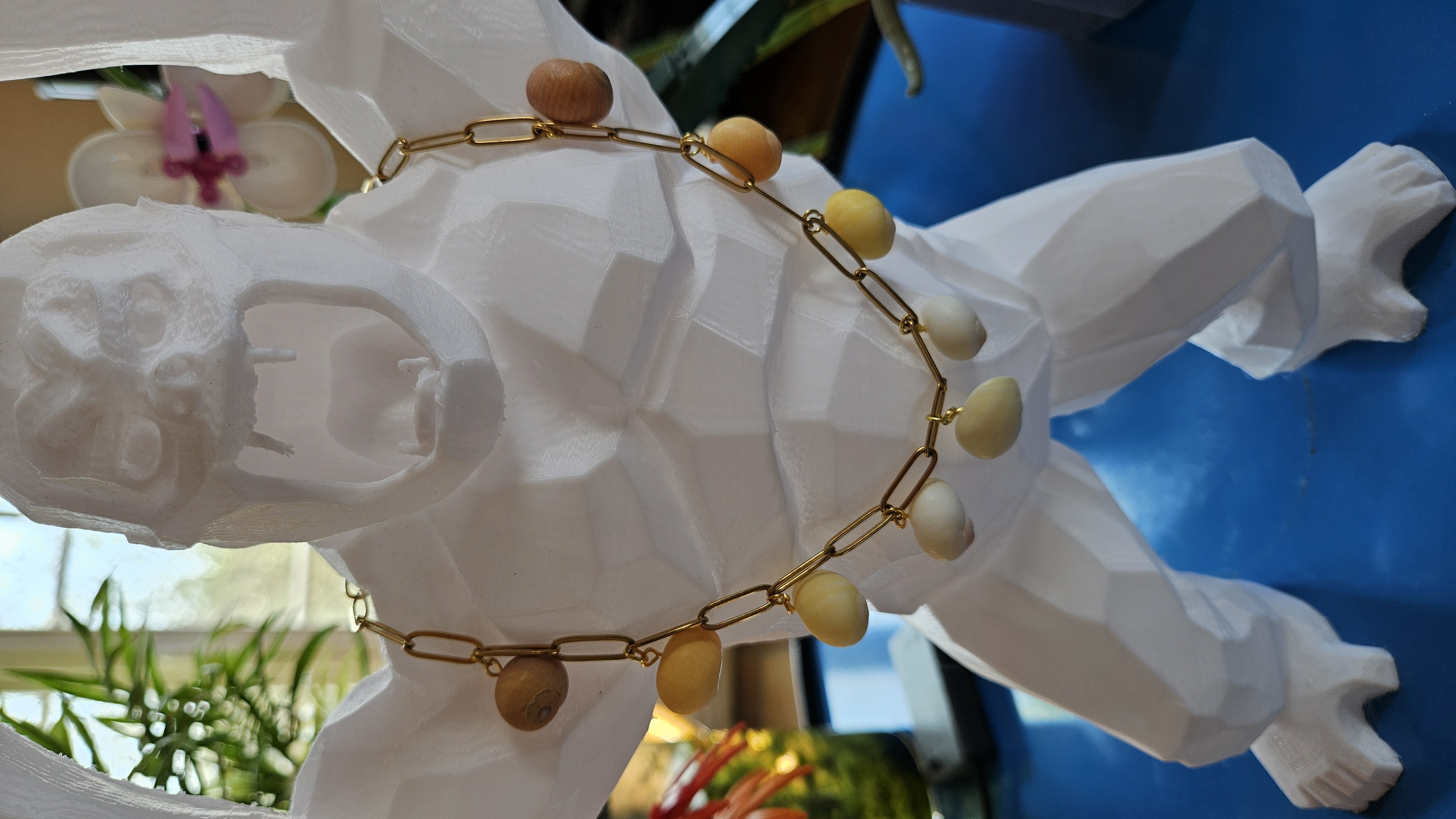 Collier chaîne dorée & coquillages — Dégradé du Morbihan