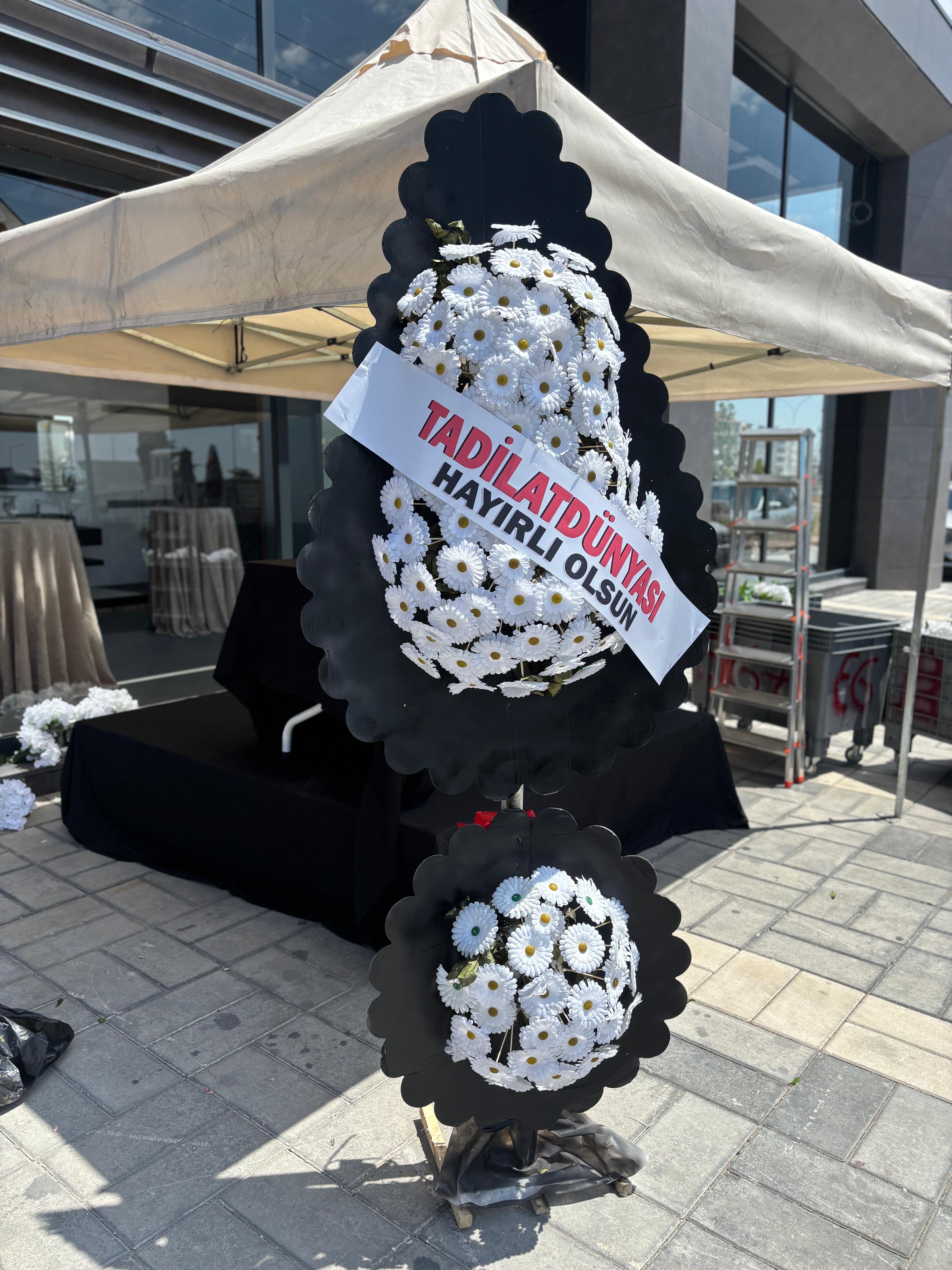 Siyah Beyaz Çift Katlı Çelenk