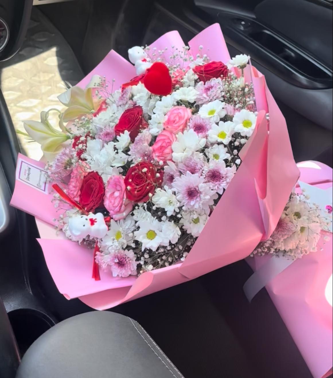 Şık Pembe Buket Çiçek