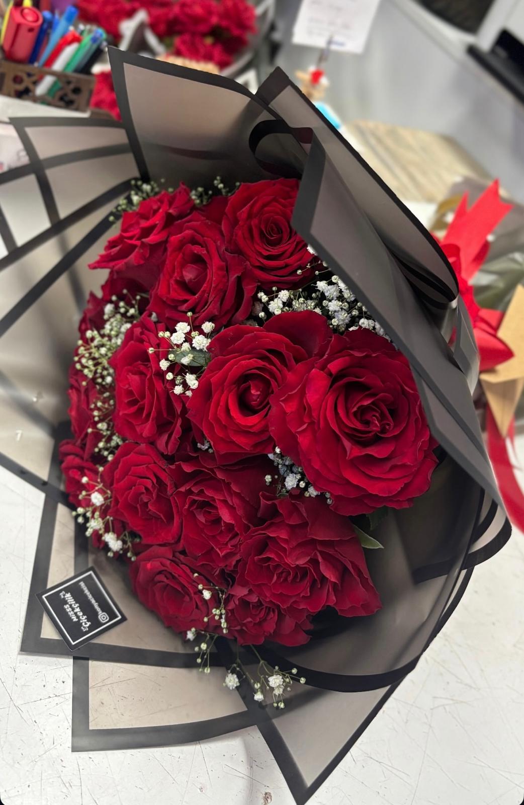 15'Li Kırmızı Gül Buketi