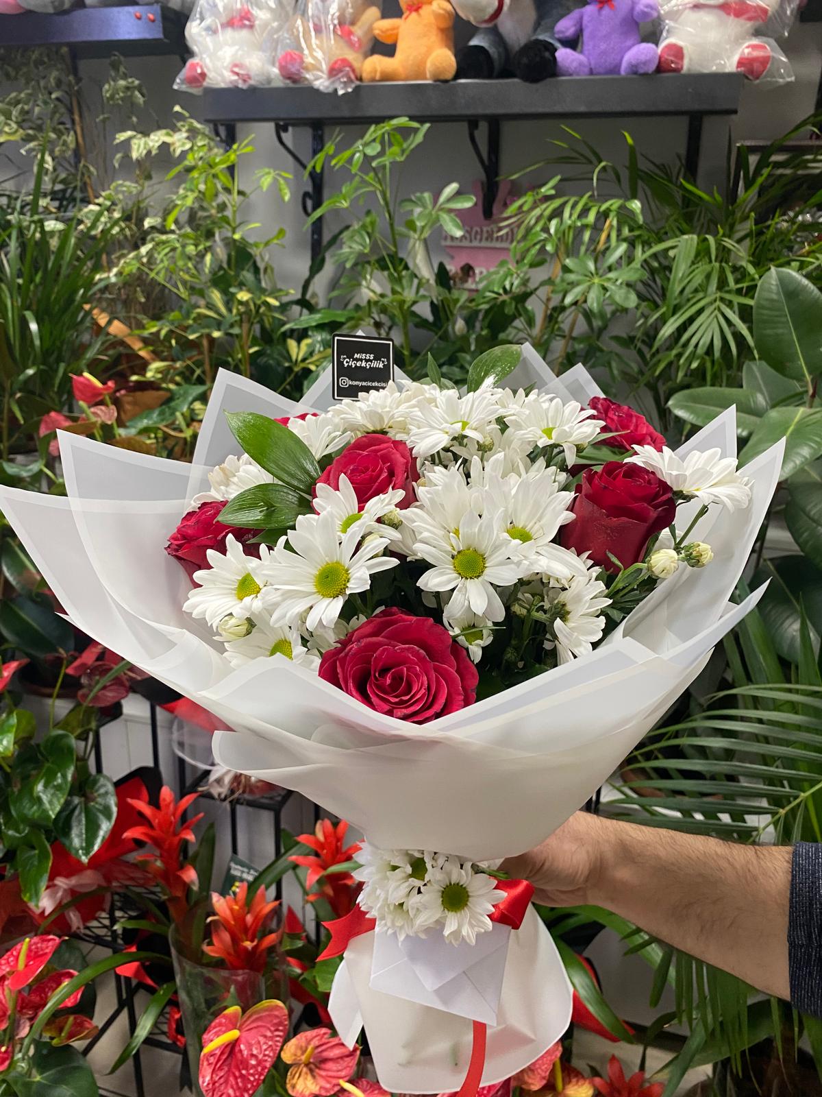 Kırmızı Gül ve Papatya Buketi