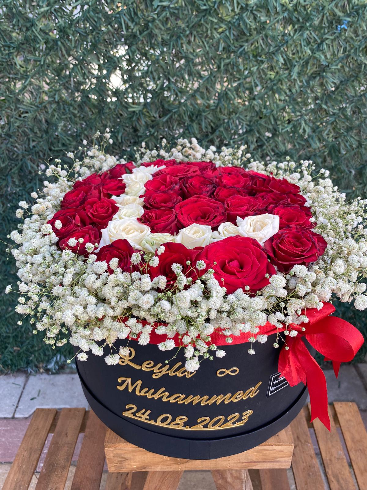 Harfli Kişiye Özel Gül Kutusu