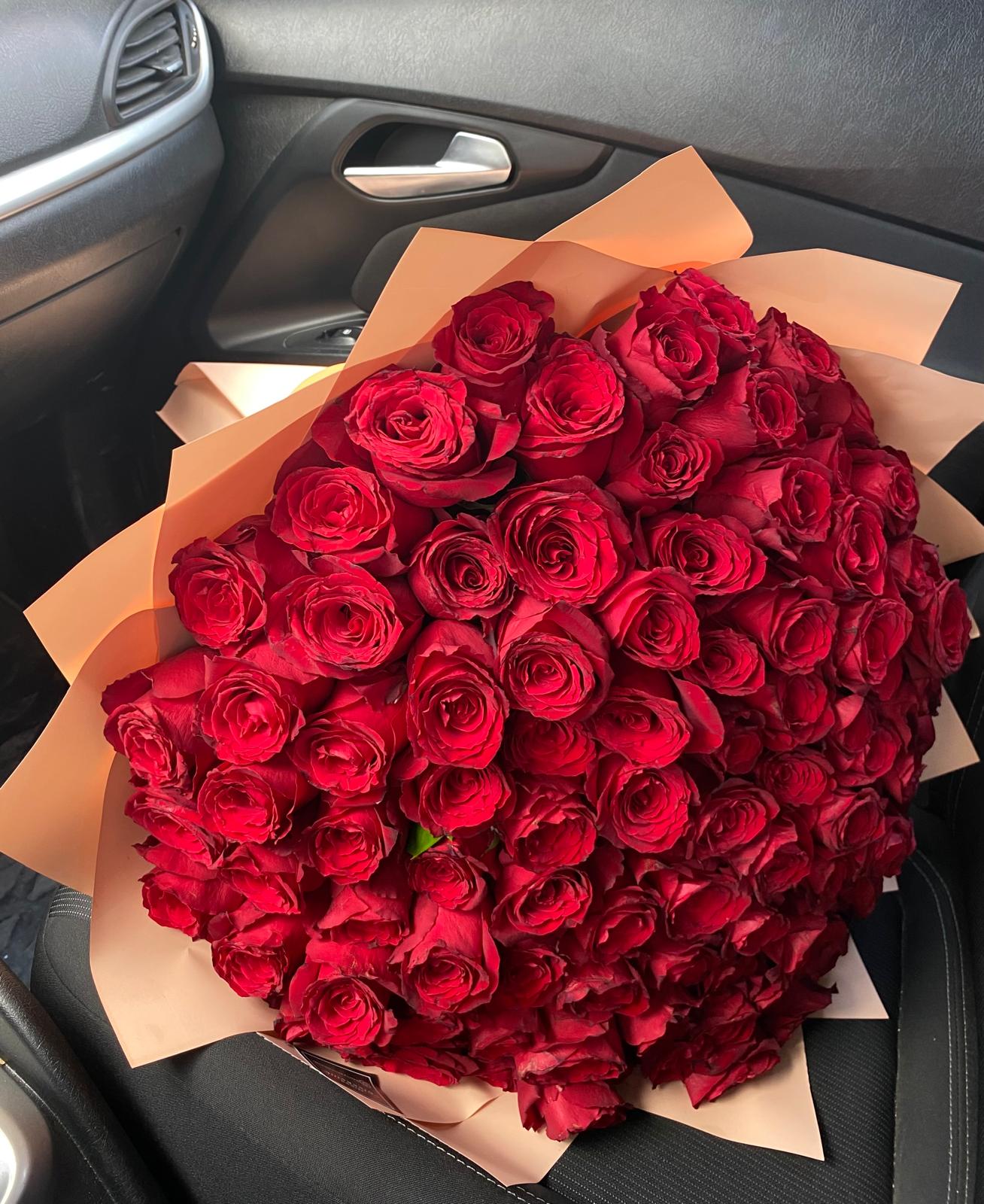 101'Li Kırmızı Gül Buketi