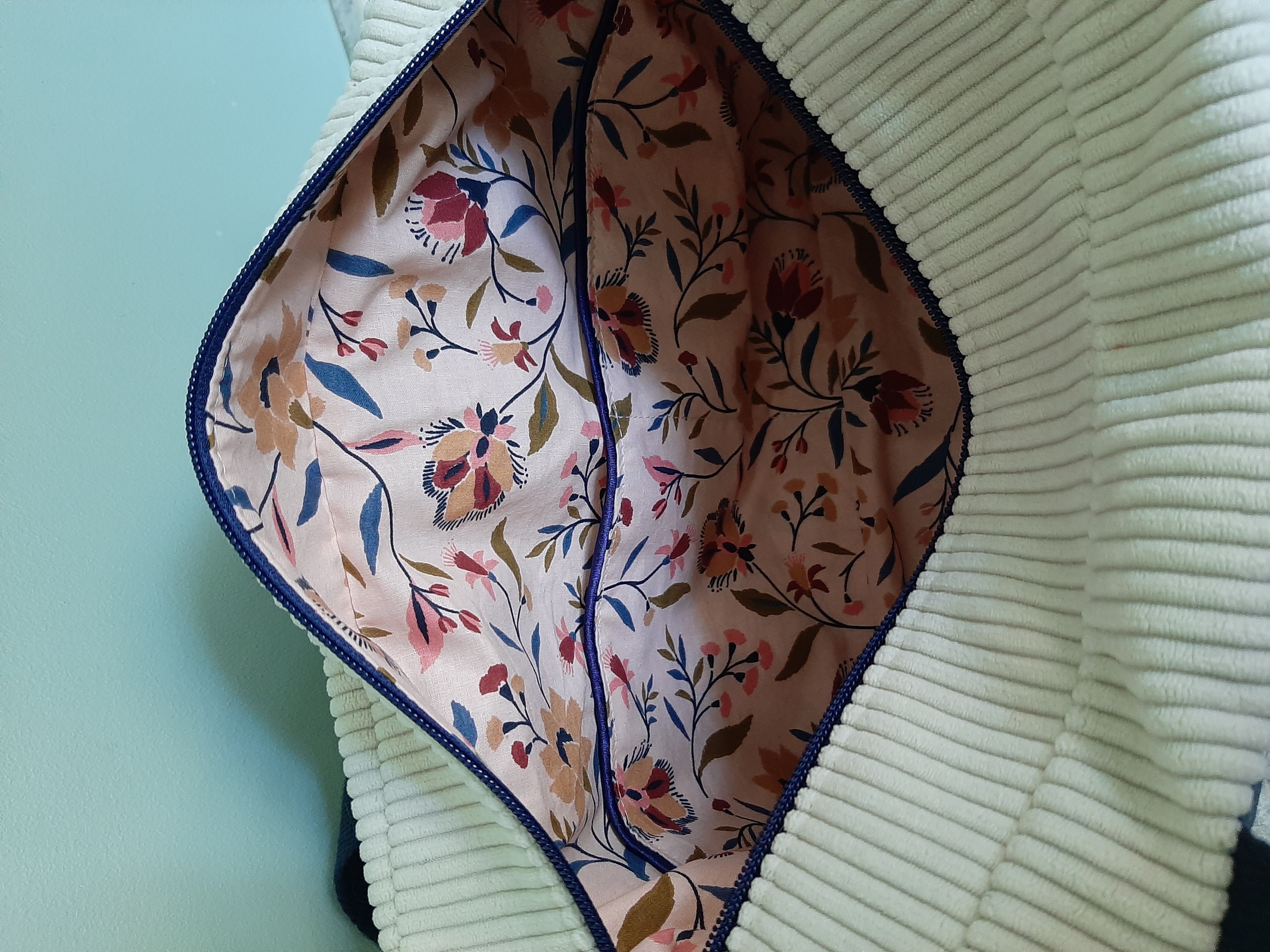 Sac cabas en velours côtelé