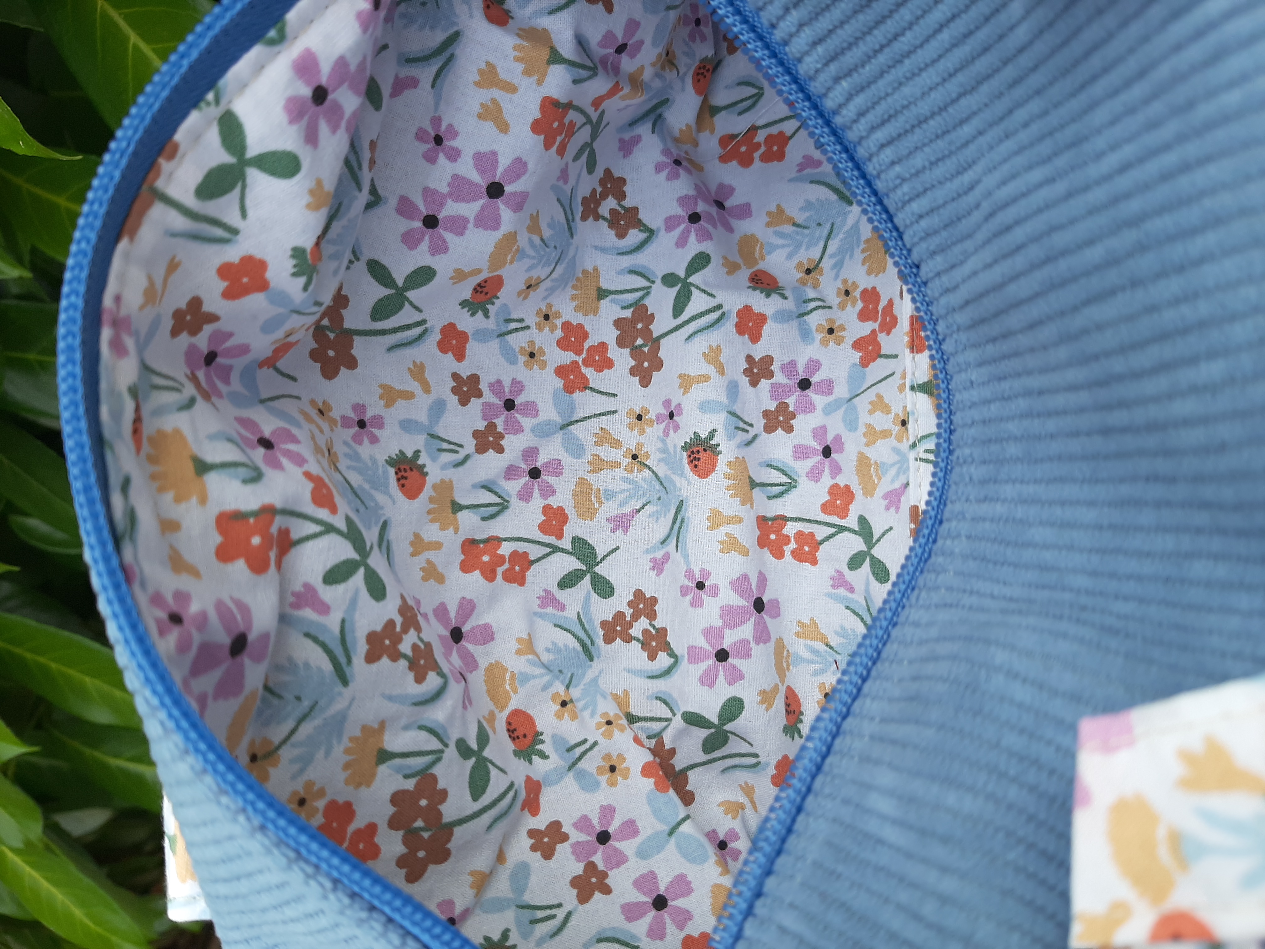 Trousse de toilette et sa pochette
