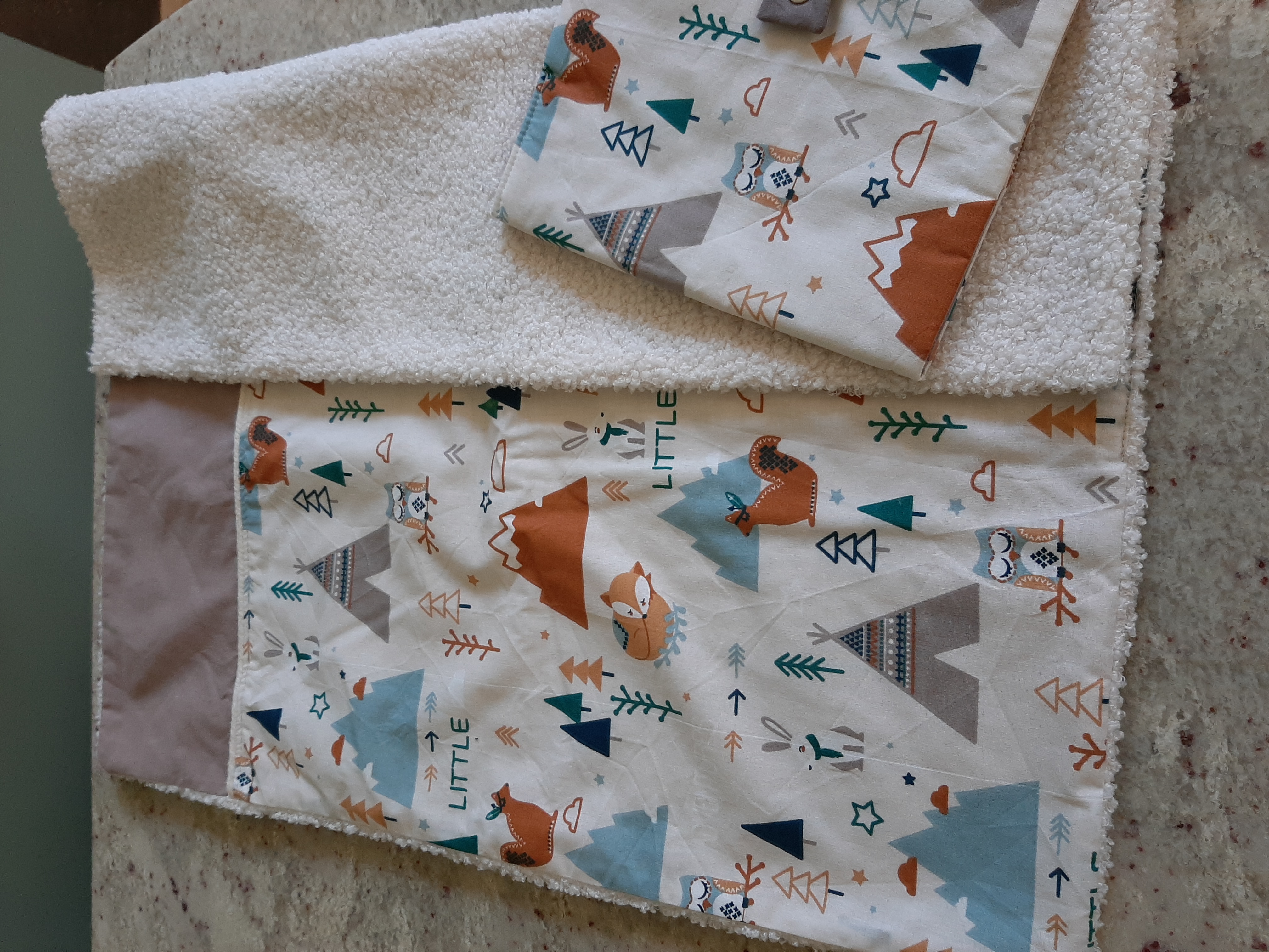 Couverture bébé + protège carnet de santé