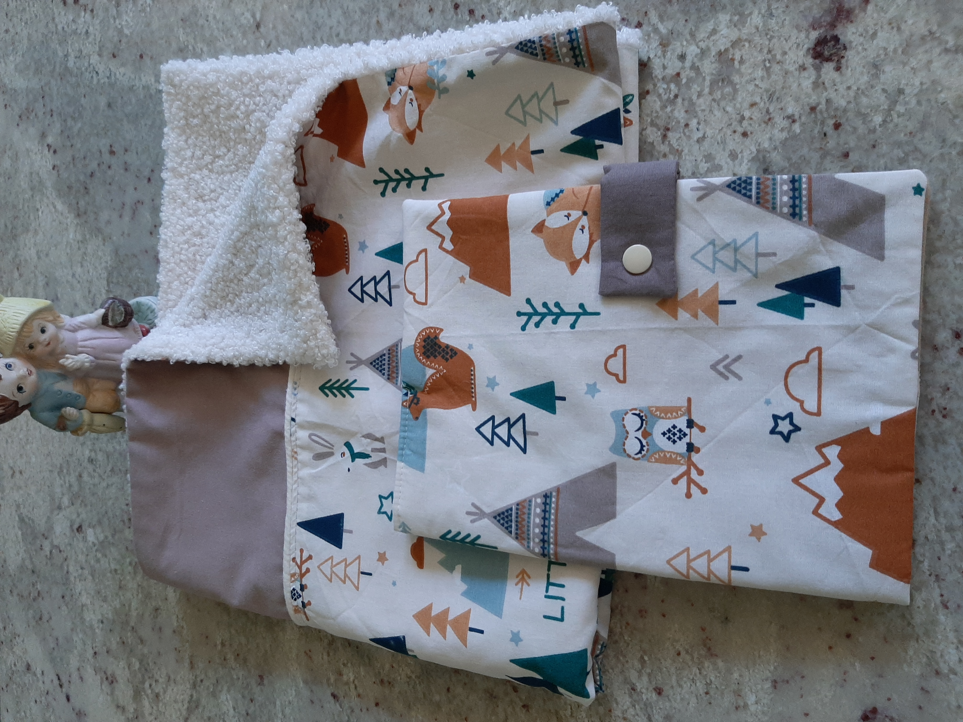 Couverture bébé + protège carnet de santé