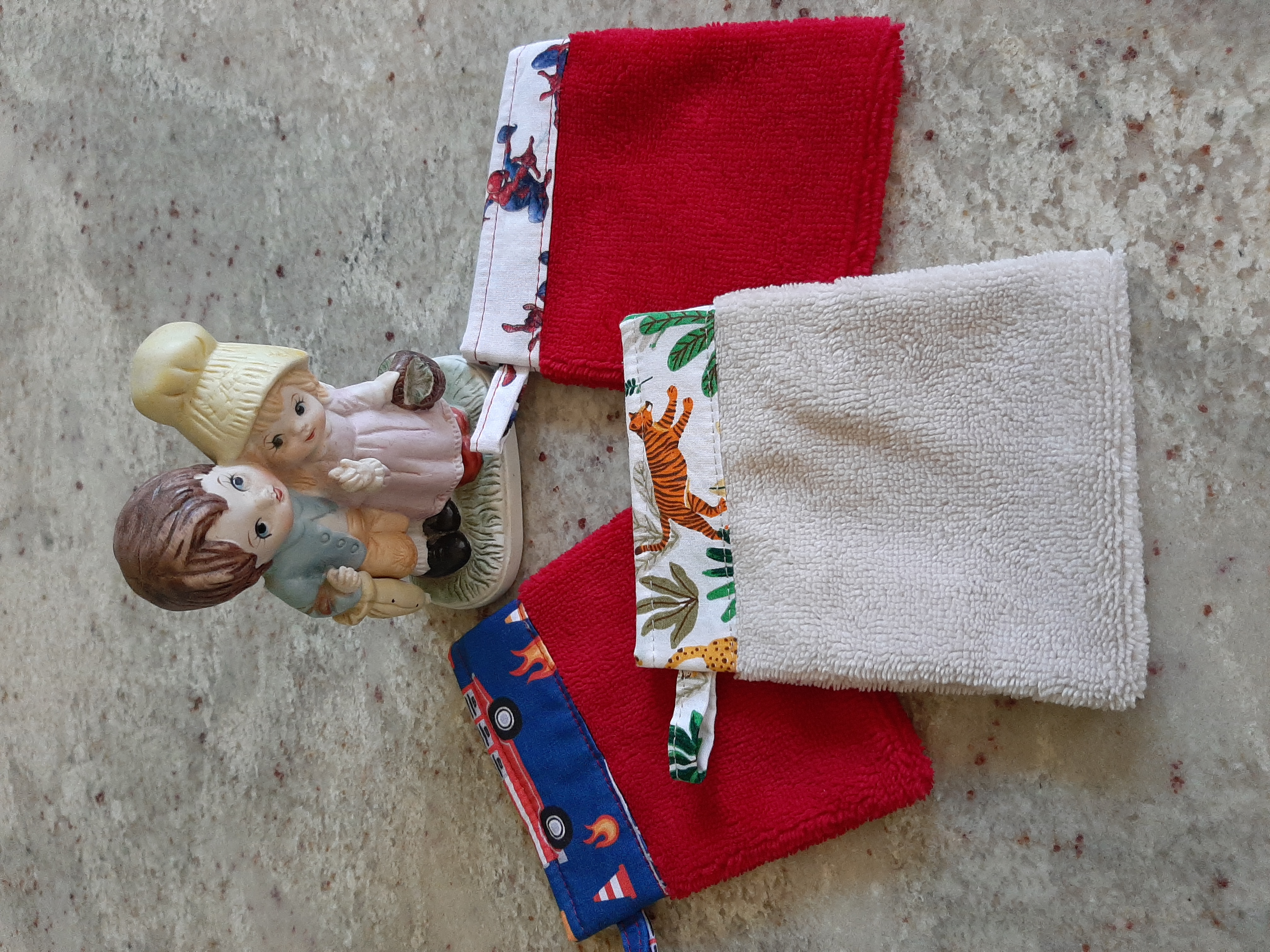Lot 3 gants de toilette garcon 