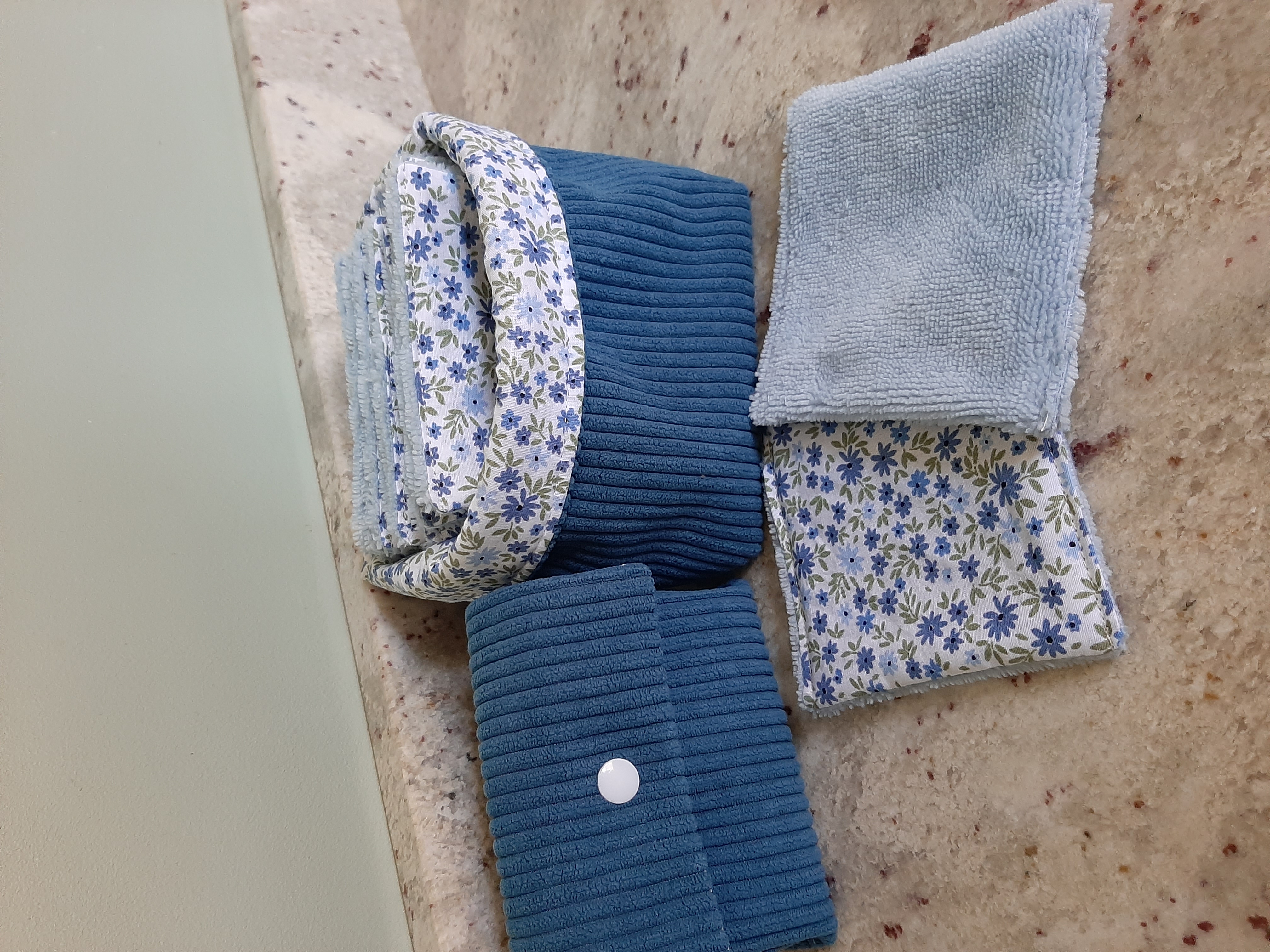 Panier et ses Lingettes démaquillantes réutilisables + pochette
