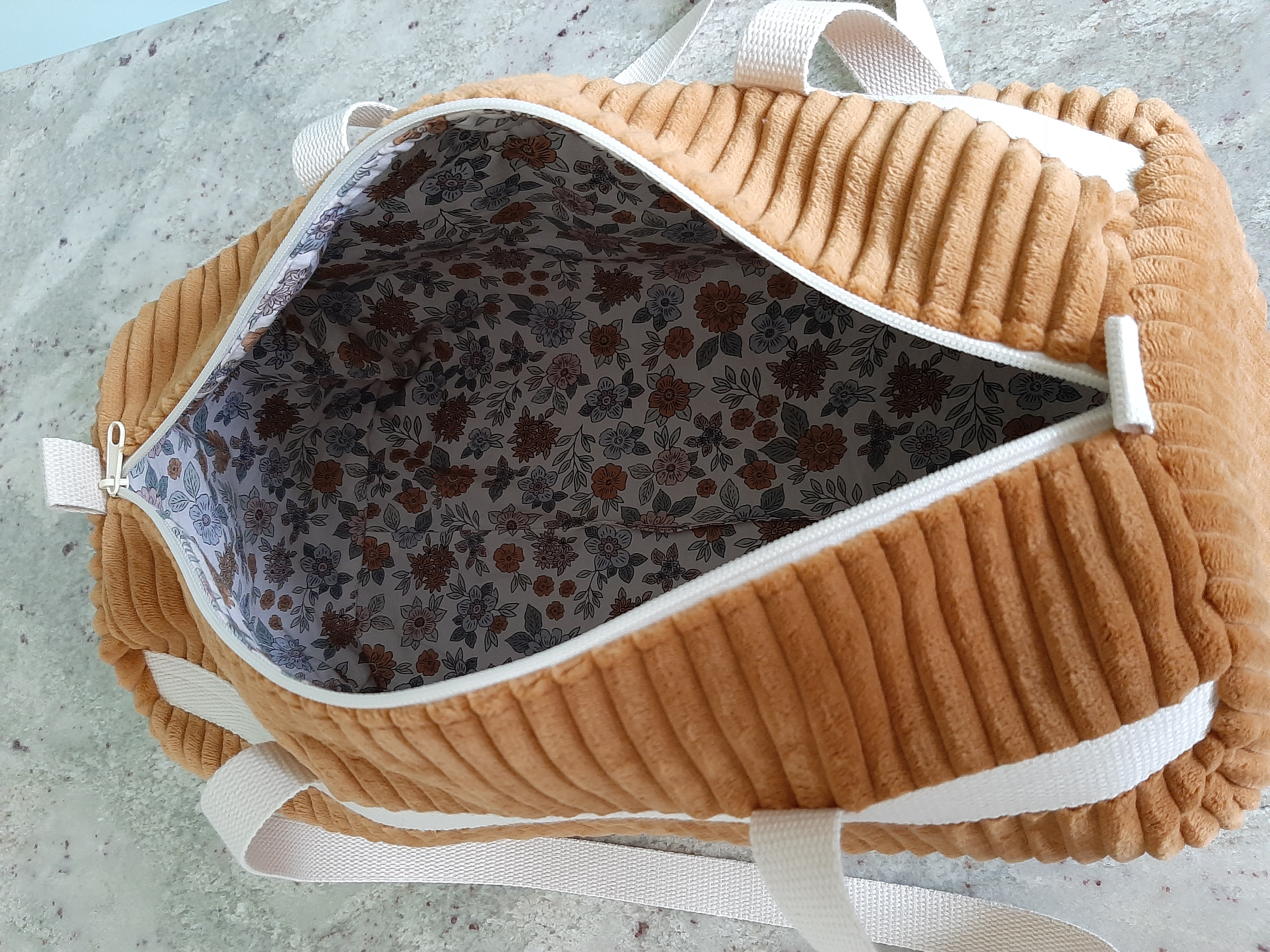 Sac polochon en velours côtelé