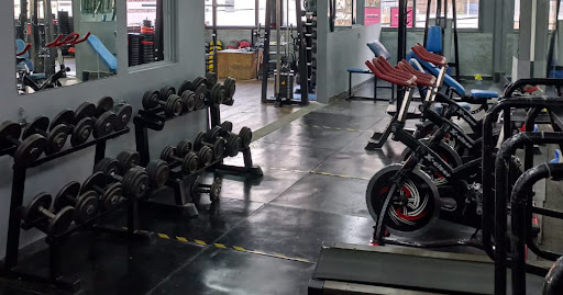 Instalación de piso para Gimnasio