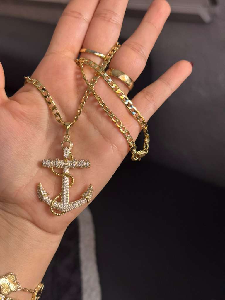 Collar de ancla dorado