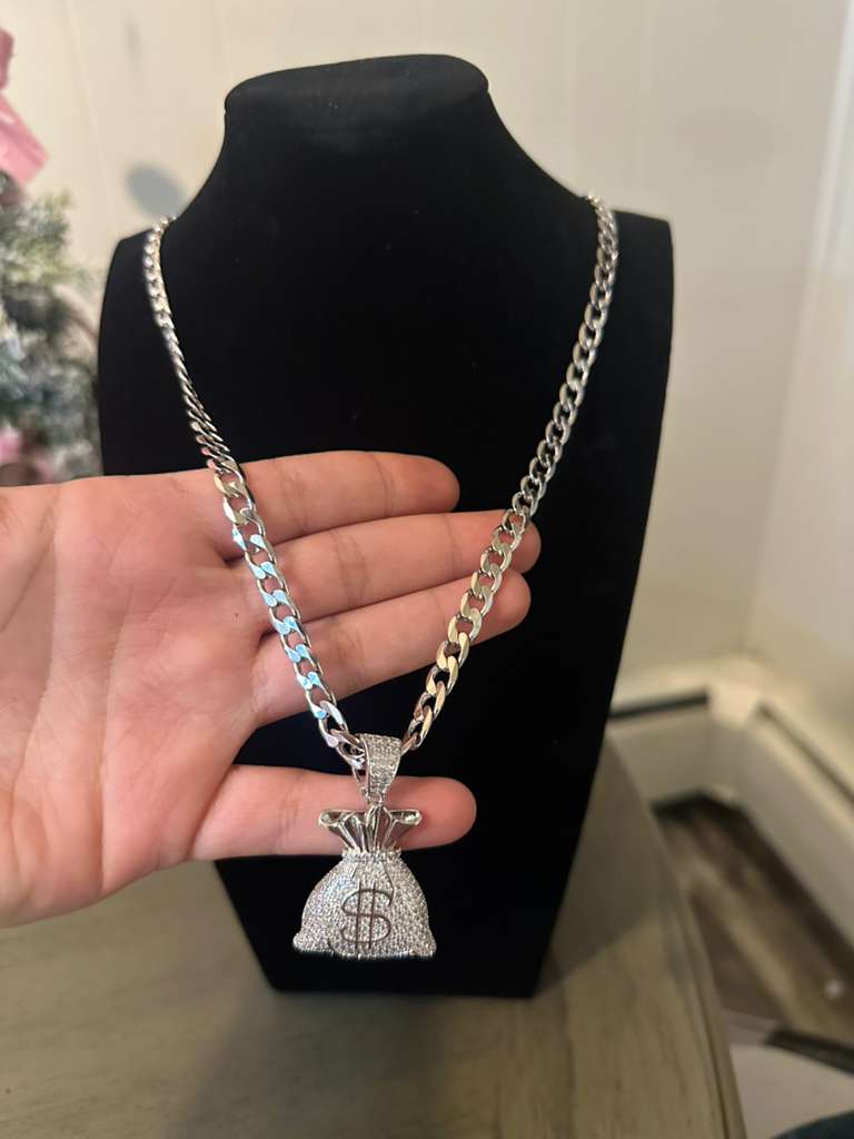 Cadena de plata con colgante de bolsa de dinero