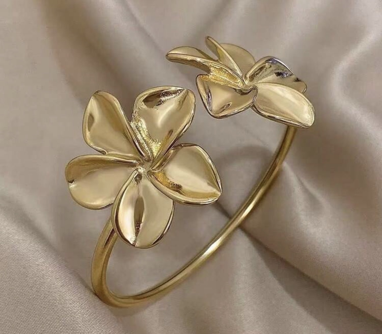 Brazalete Flor Dorada