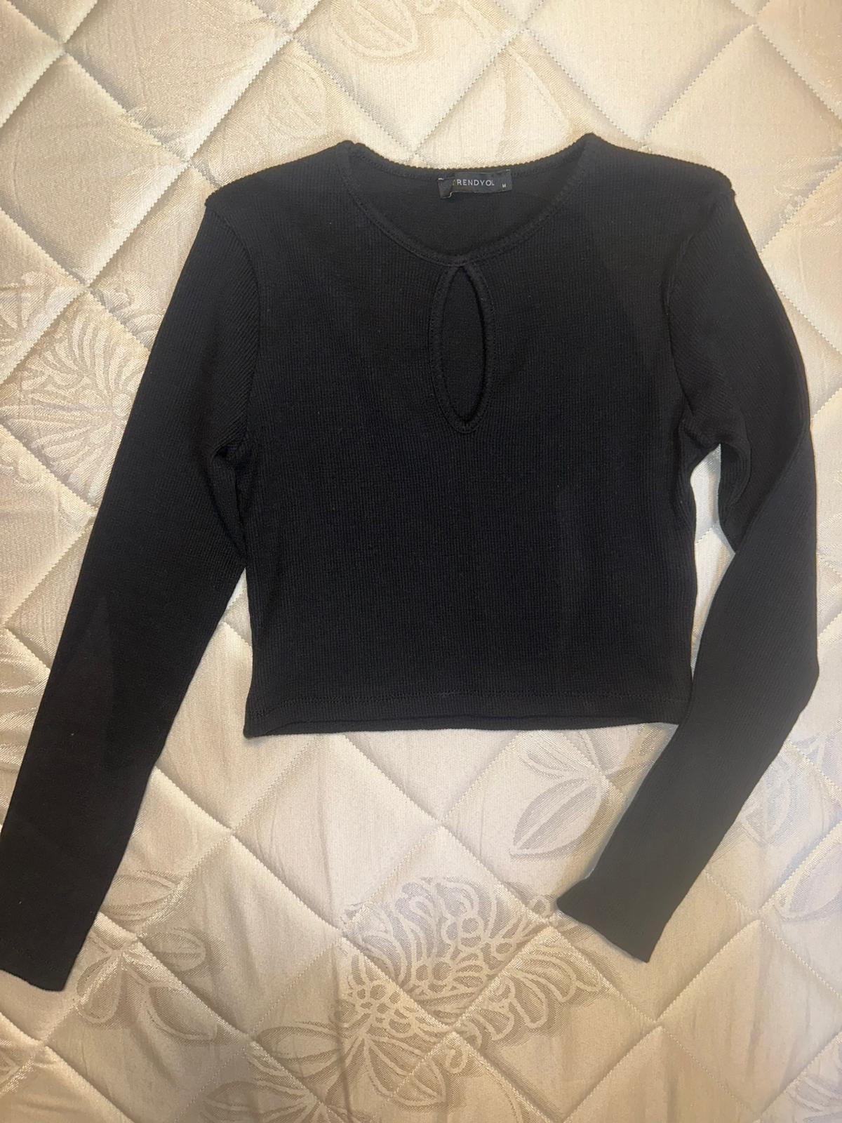 Black Ribbed Crop Top