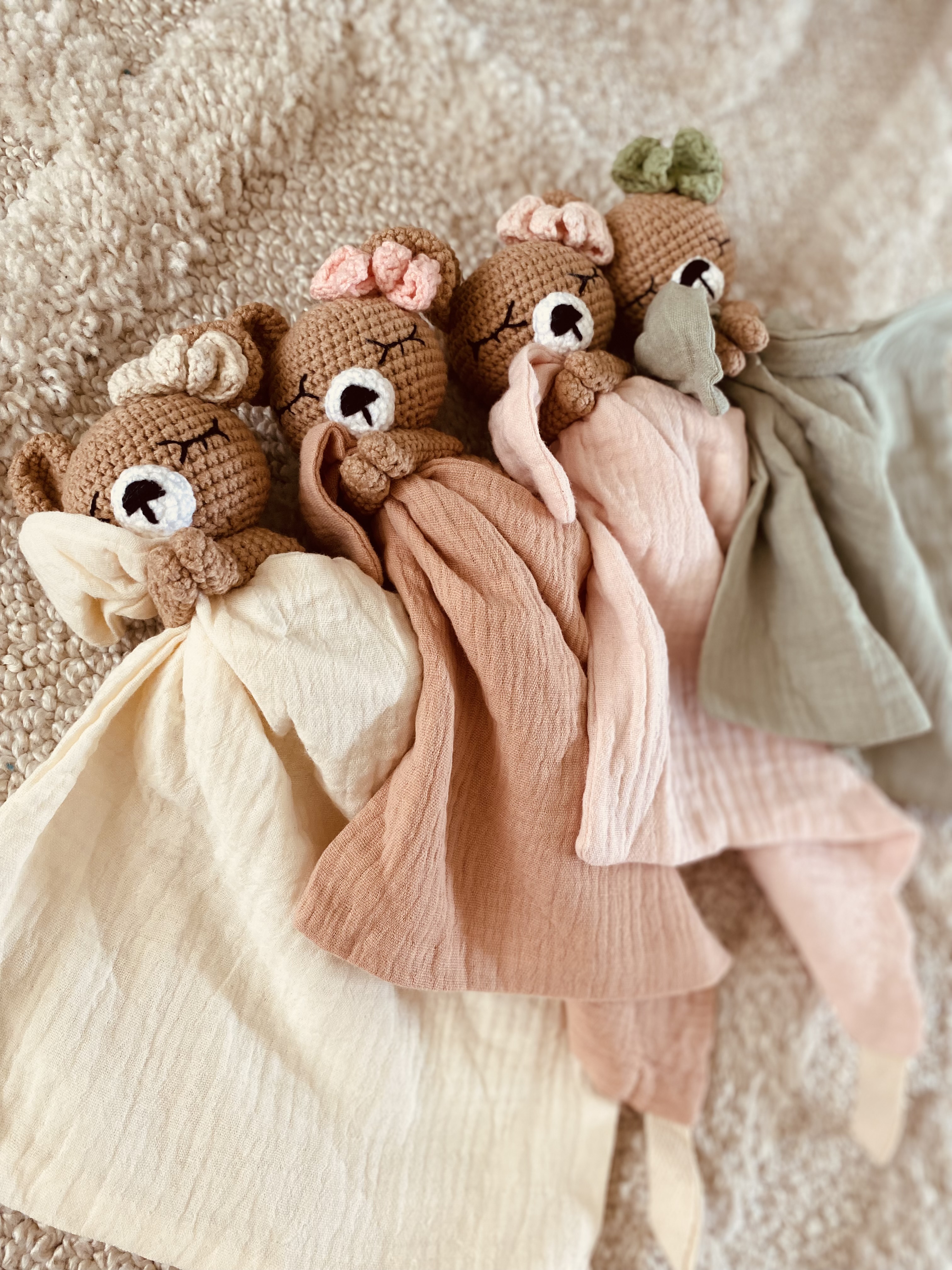 Lola l'ourse mon doudou crochet 