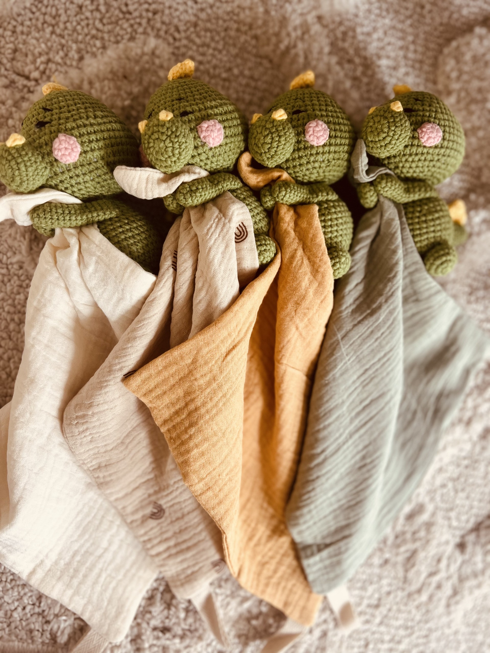 Mon doudou crochet Nino le dino