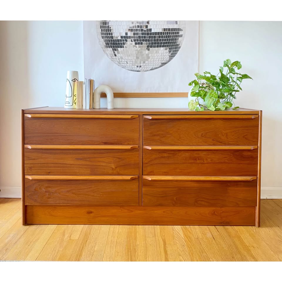Mid-Century Modern 6-Drawer Dresser