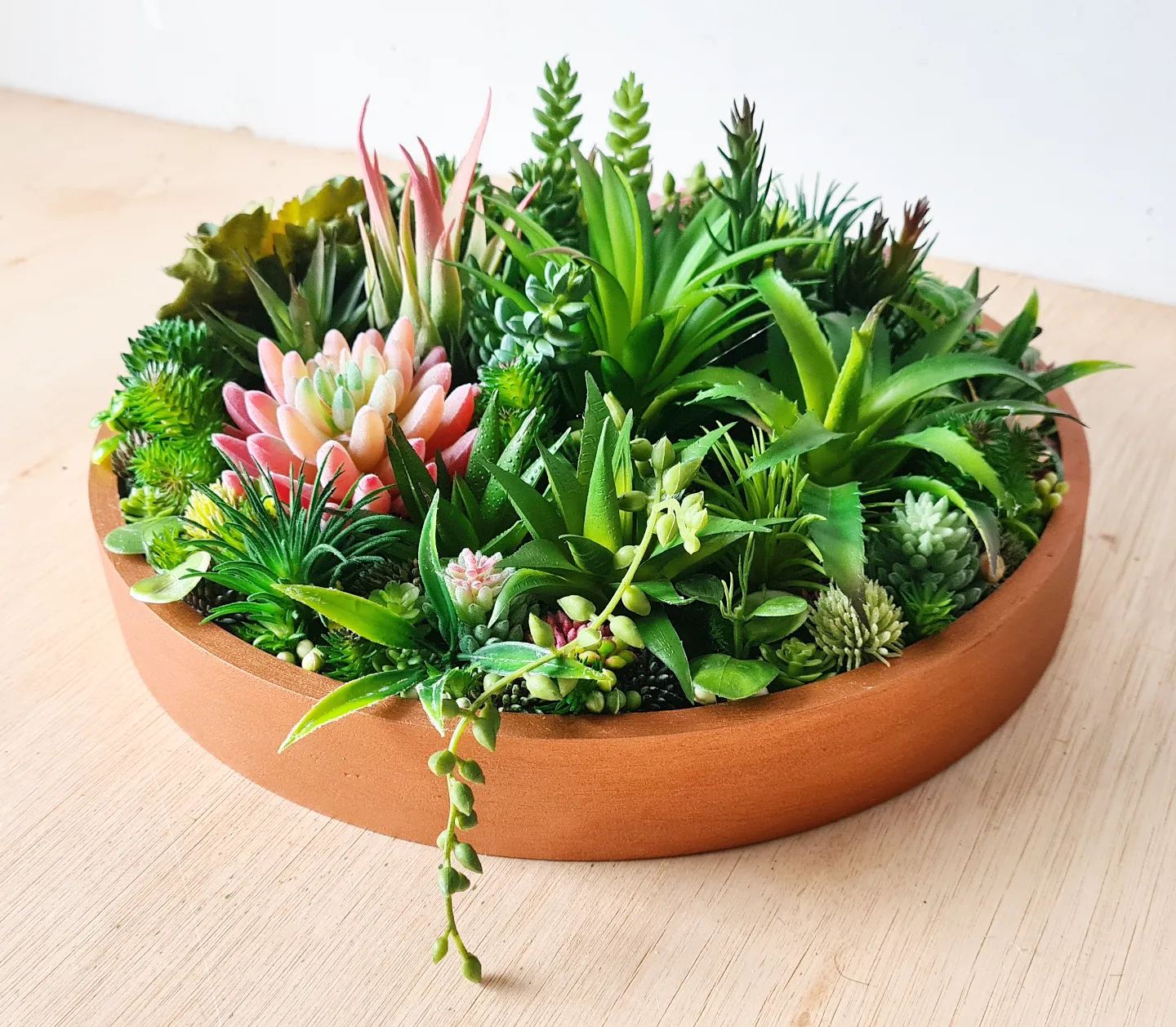 Faux Succulent Planter Circle x 1 (Green/Pinks)