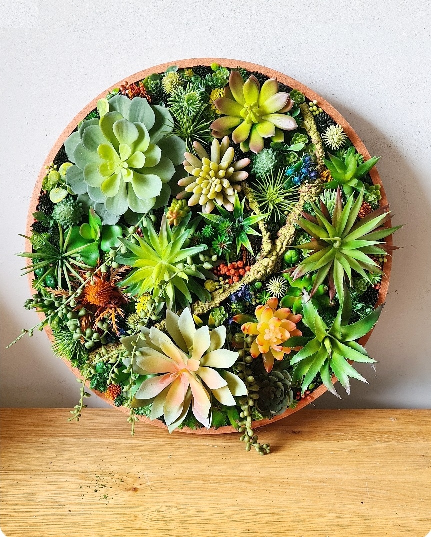 Faux Succulent Wall Circle x 1 (Green/Multi Rusts)