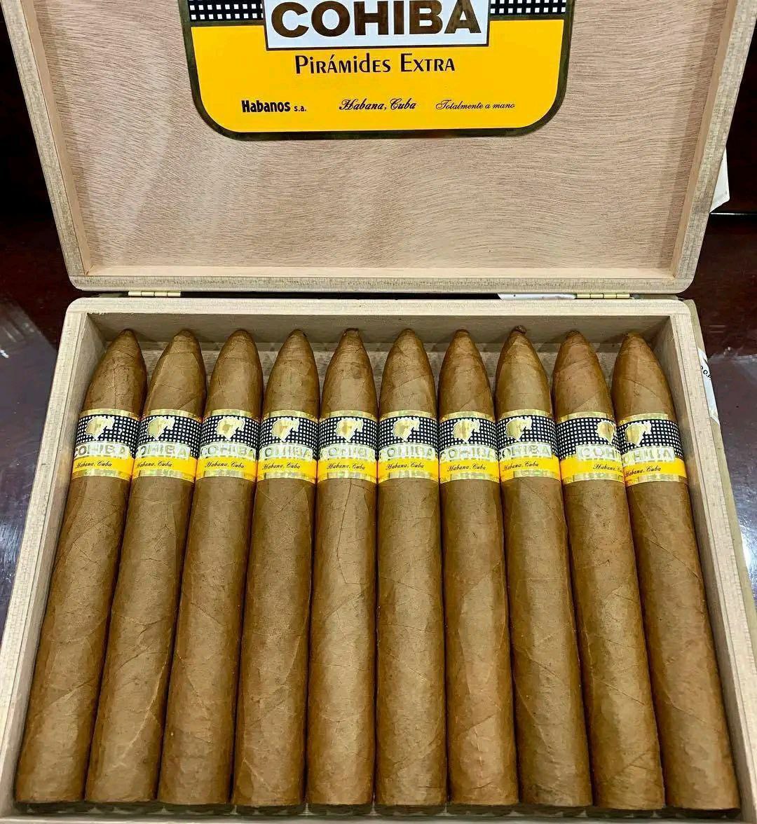 Cohiba Pirámides Extra